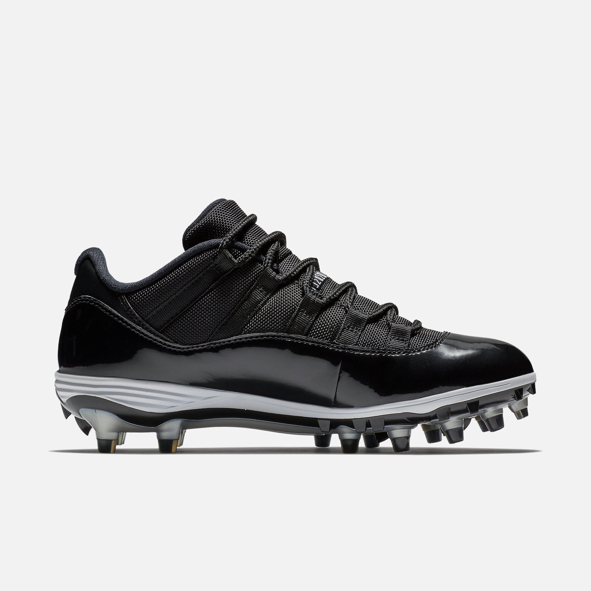 (Men's) Air Jordan 11 Retro Low Cleat TD 'Oreo' (2018) AO1560-011 Air Jordan 11 Patent Basketball Shoes