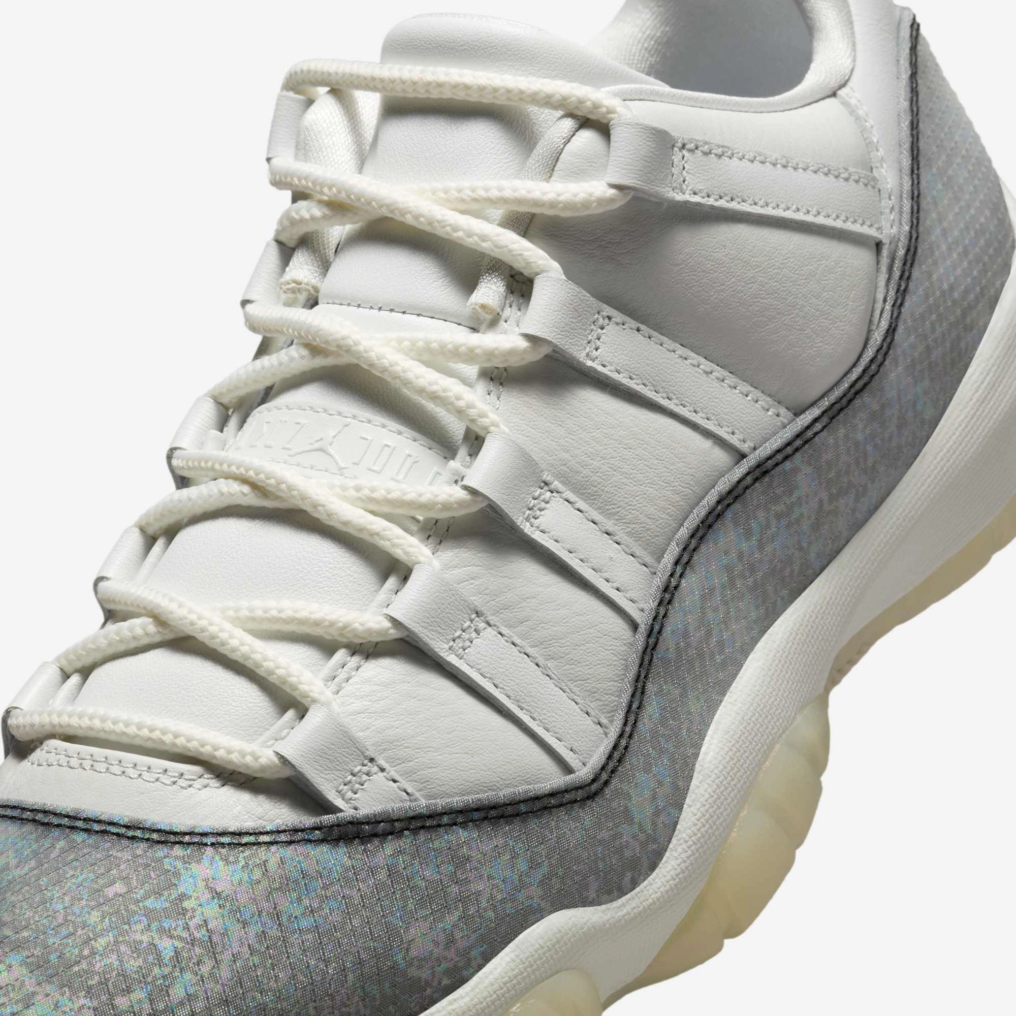 (Men's) Air Jordan 11 Retro Low CNY 'Year of the Snake' (2025) HQ7000-001 Air Jordan 11 Patent Basketball Shoes