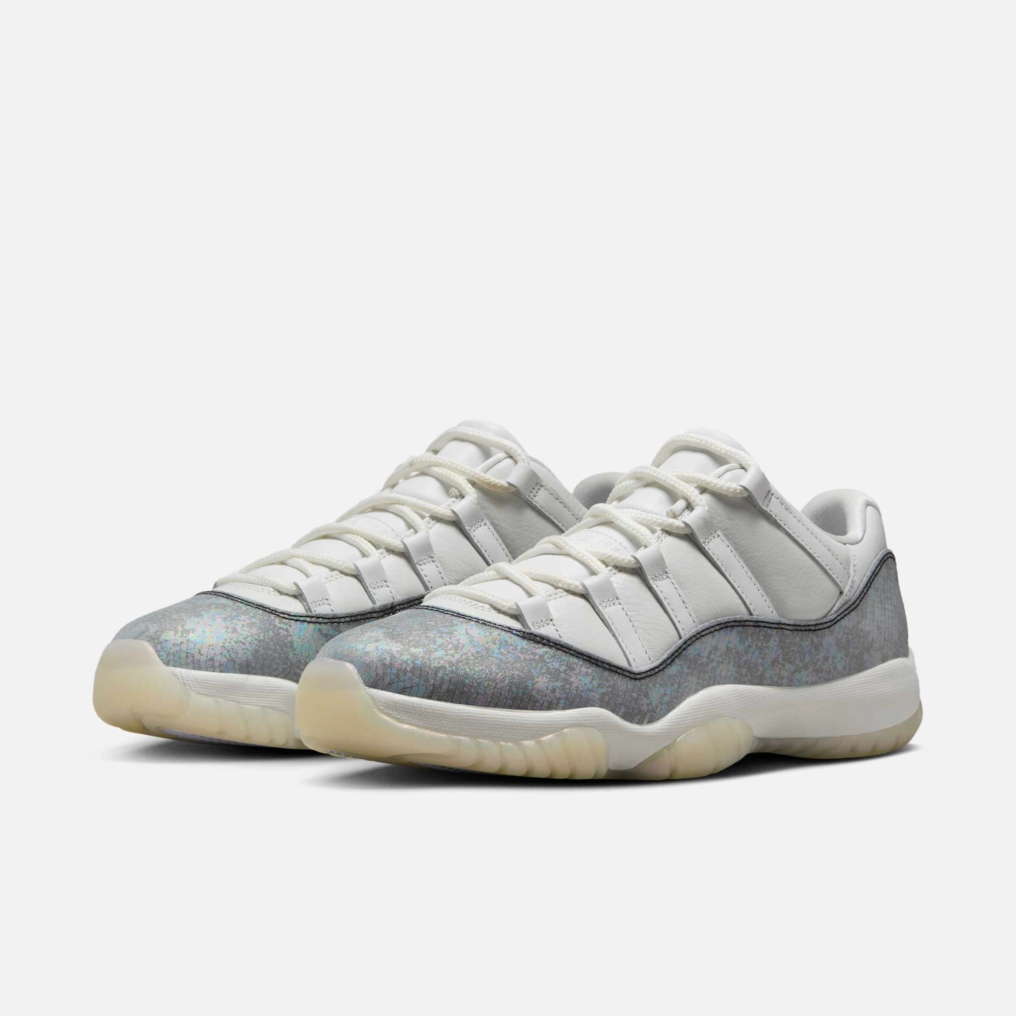 (Men's) Air Jordan 11 Retro Low CNY 'Year of the Snake' (2025) HQ7000-001 Air Jordan 11 Patent Basketball Shoes