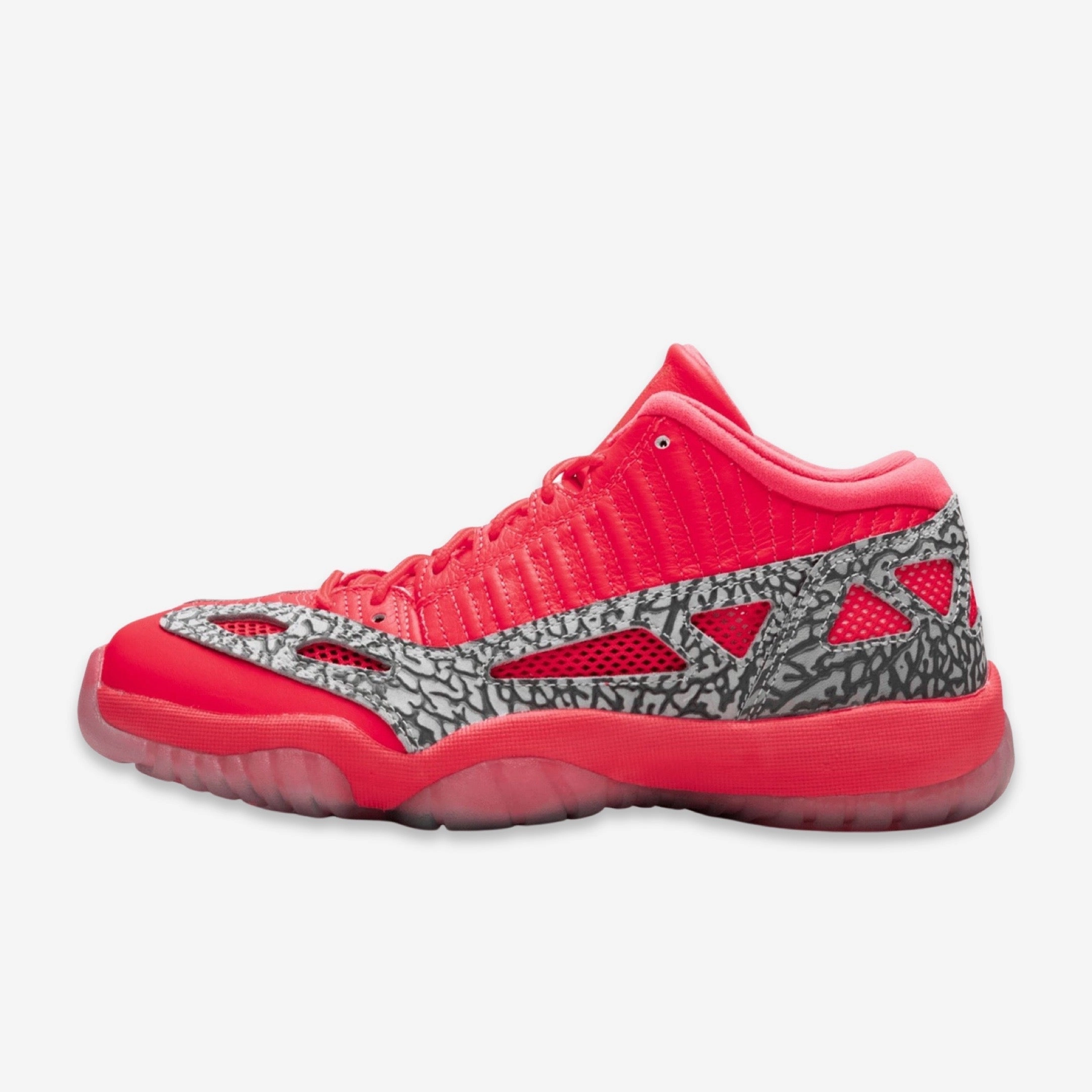 (Men's) Air Jordan 11 Retro Low IE 'Flash Crimson' (2018) 919712-600 Air Jordan 11 basketball shoes with patent look
