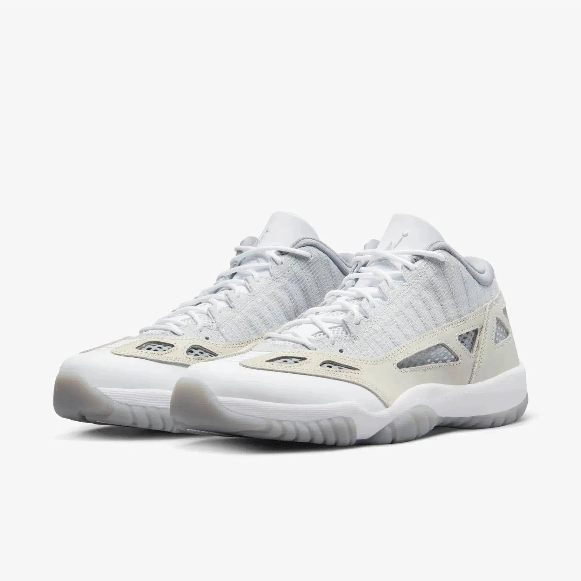 (Men's) Air Jordan 11 Retro Low IE 'Light Orewood Brown' (2022) 919712-102 Air Jordan 11 Patent Basketball Shoes