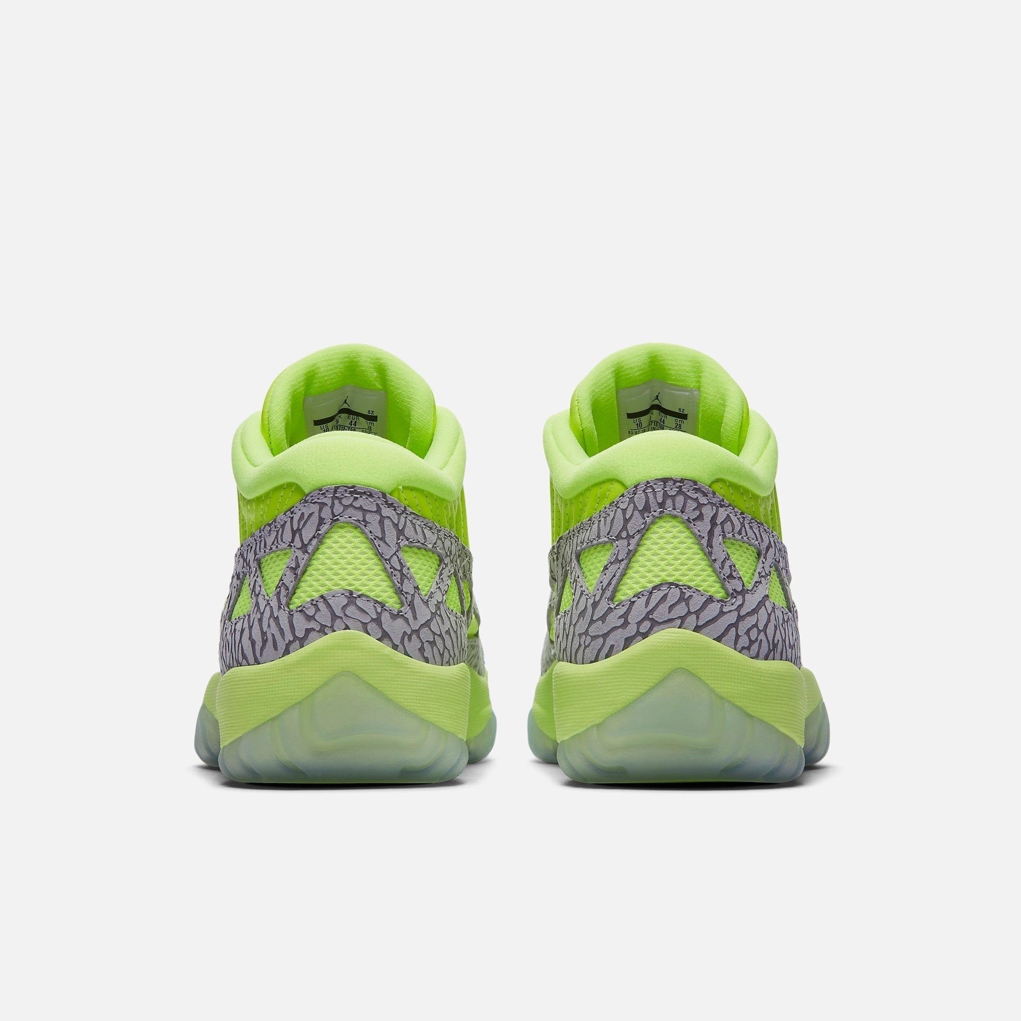 (Men's) Air Jordan 11 Retro Low IE 'Volt' (2018) 919712-700 Air Jordan 11 Patent Basketball Shoes