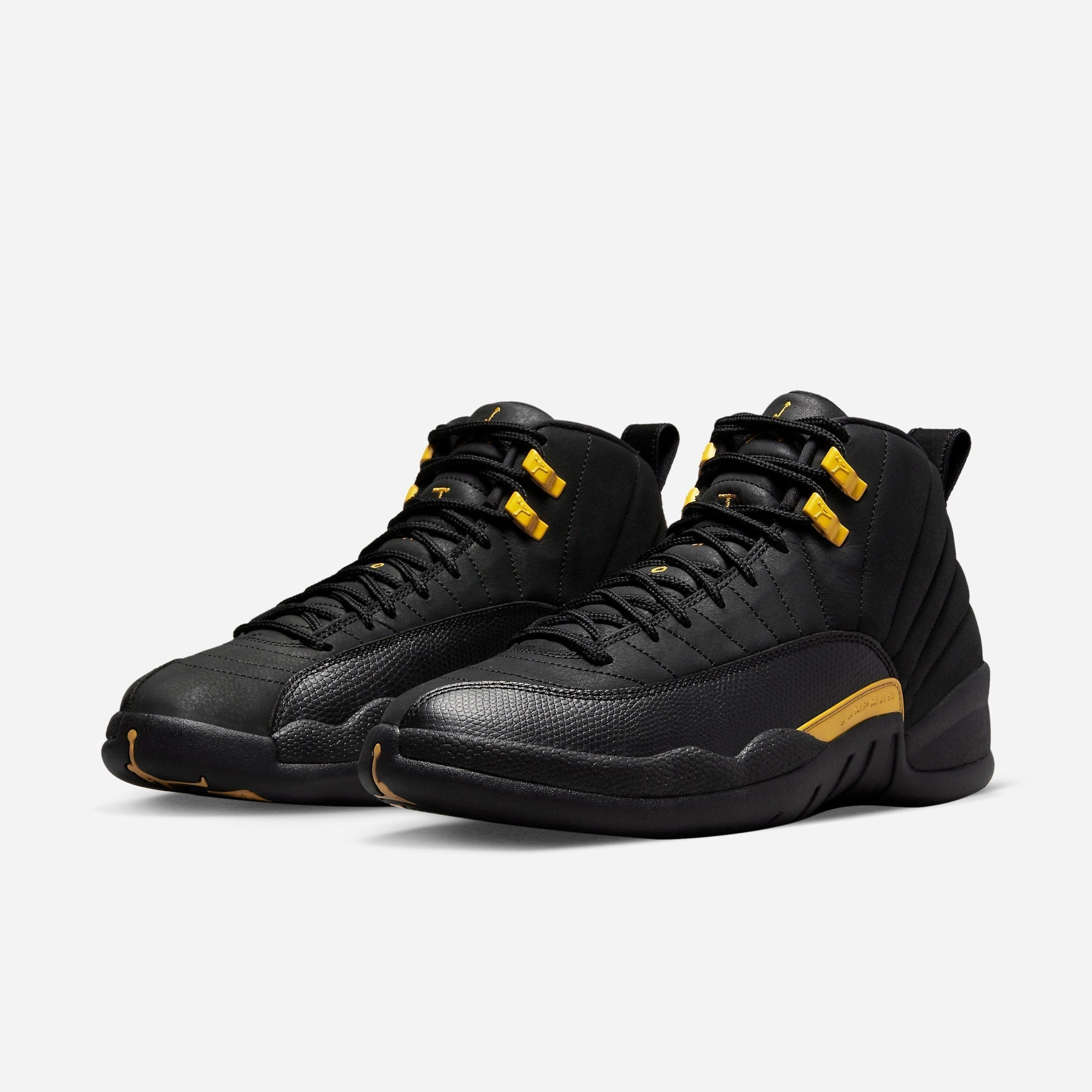 (Men's) Air Jordan 12 Retro 'Black / Taxi' (2022) CT8013-071 Air Jordan 12 Game-Ready Sneakers