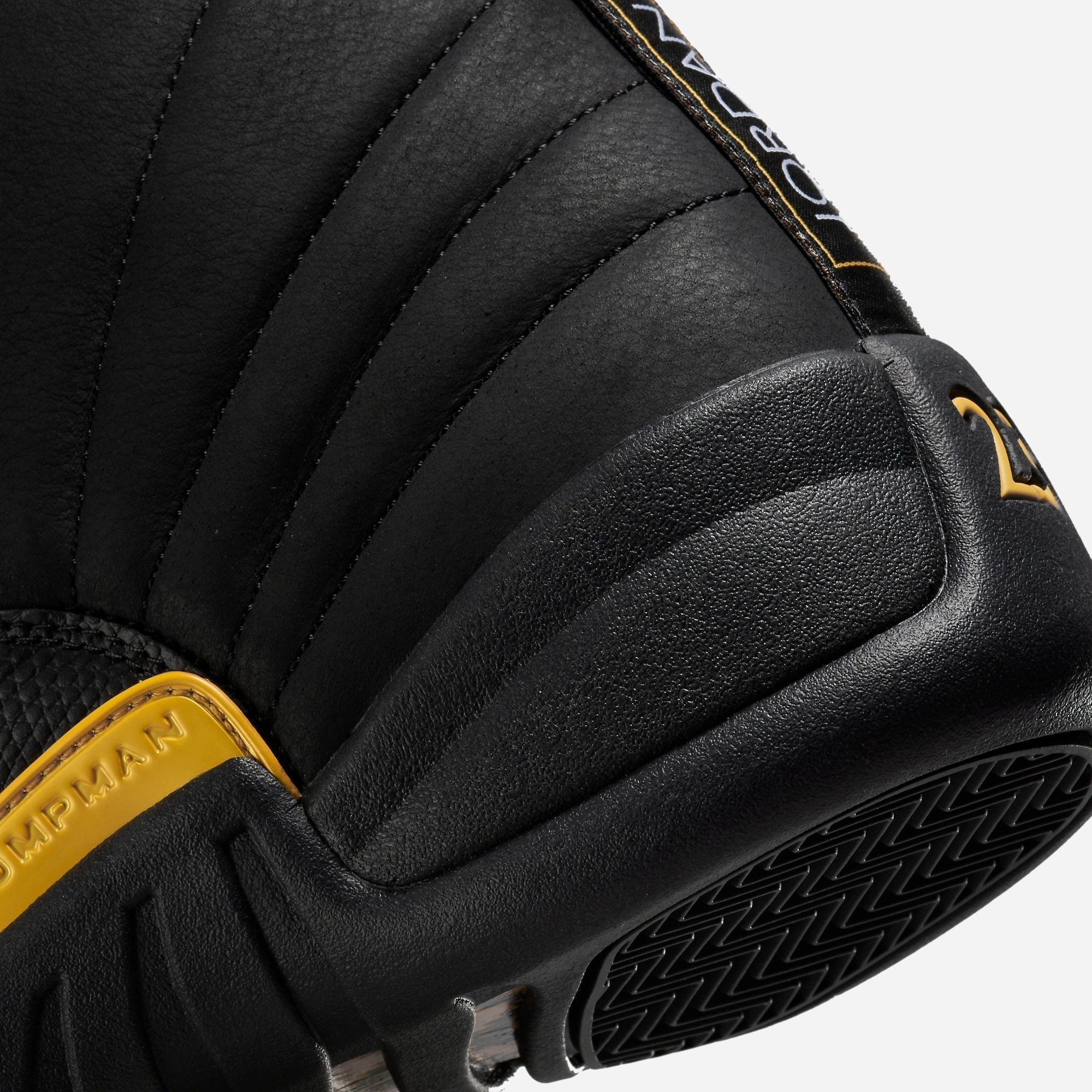(Men's) Air Jordan 12 Retro 'Black / Taxi' (2022) CT8013-071 Air Jordan 12 Game-Ready Sneakers