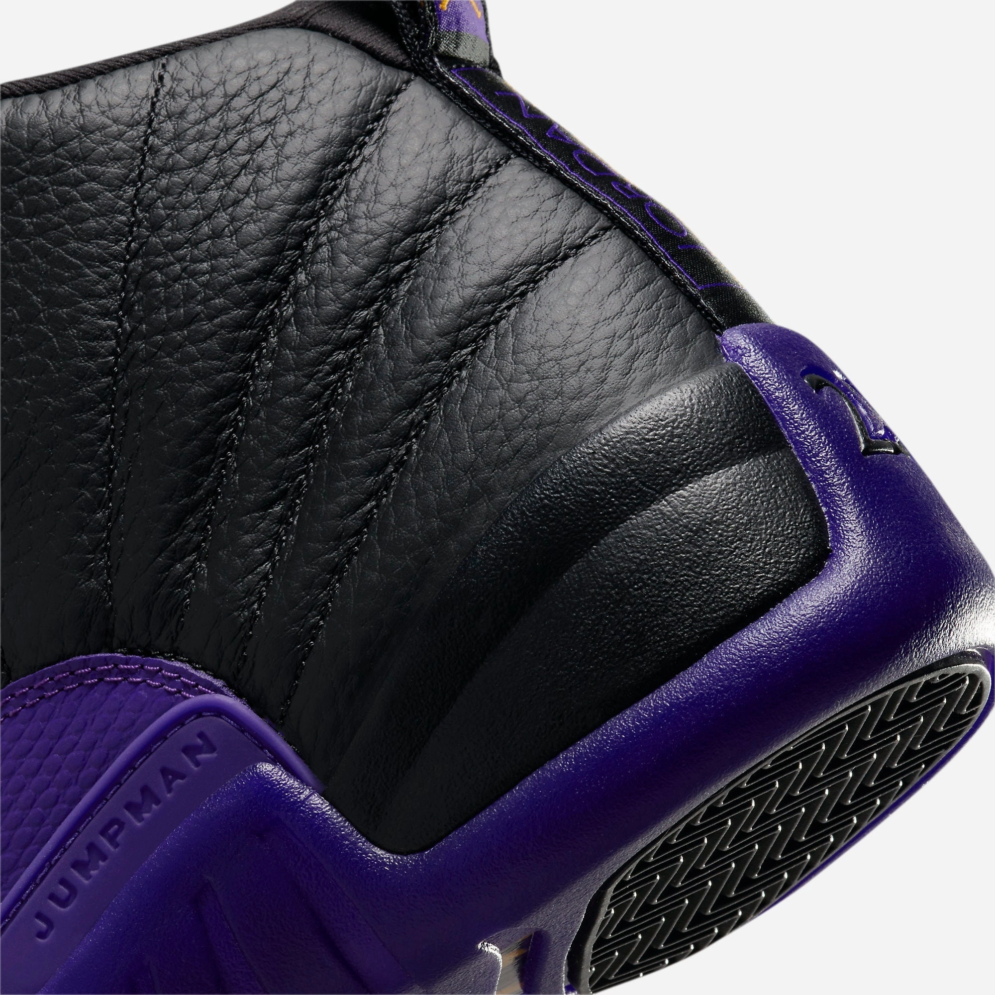 (Men's) Air Jordan 12 Retro 'Field Purple' (2023) CT8013-057 Air Jordan 12 Game-Ready Sneakers