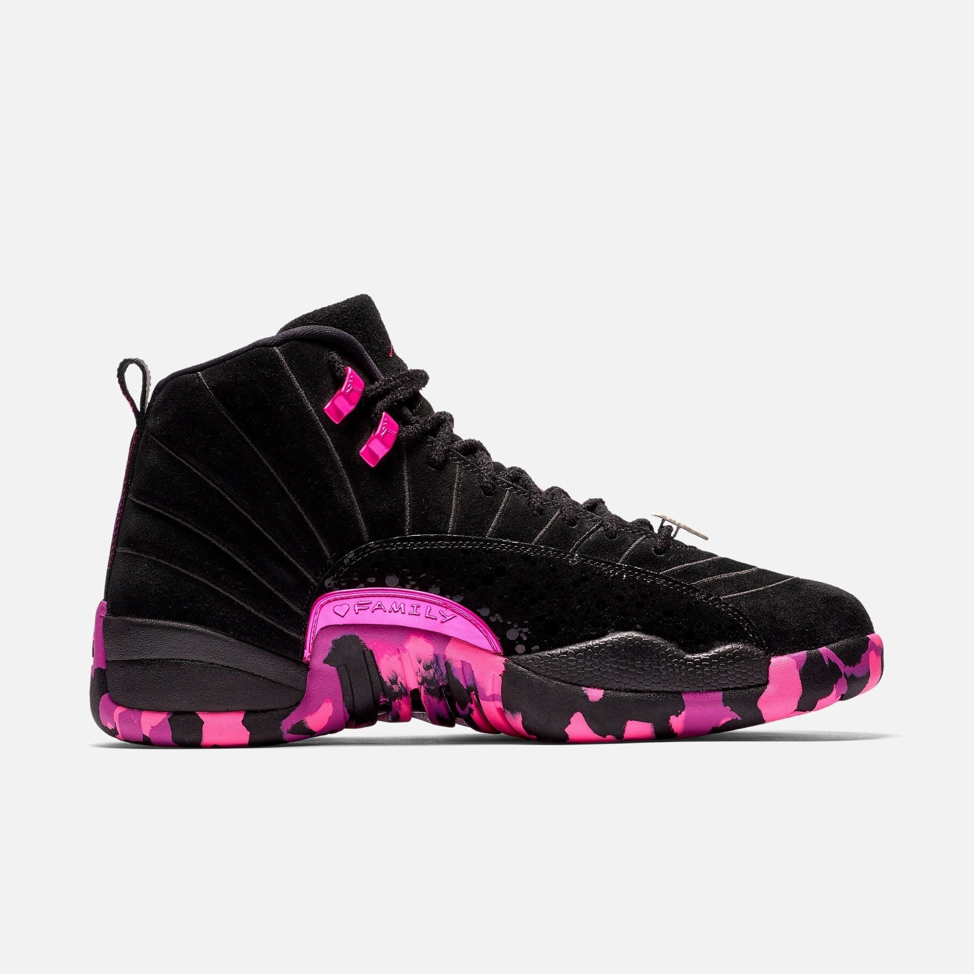 (Men's) Air Jordan 12 Retro DB x Carissa Navarro 'Doernbecher' (2017) AH6987-023 Air Jordan 12 Game-Ready Sneakers