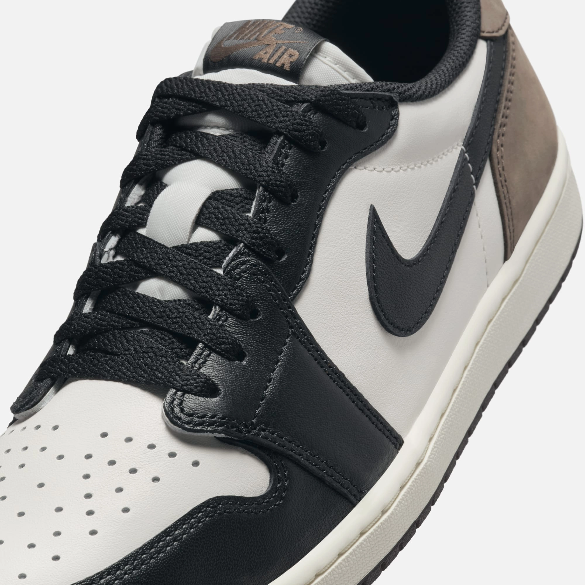 (Men's) Air Jordan 1 Low OG 'Mocha / Palomino' (2024) CZ0790-102 Air Jordan 1 Original Colorway Shoes