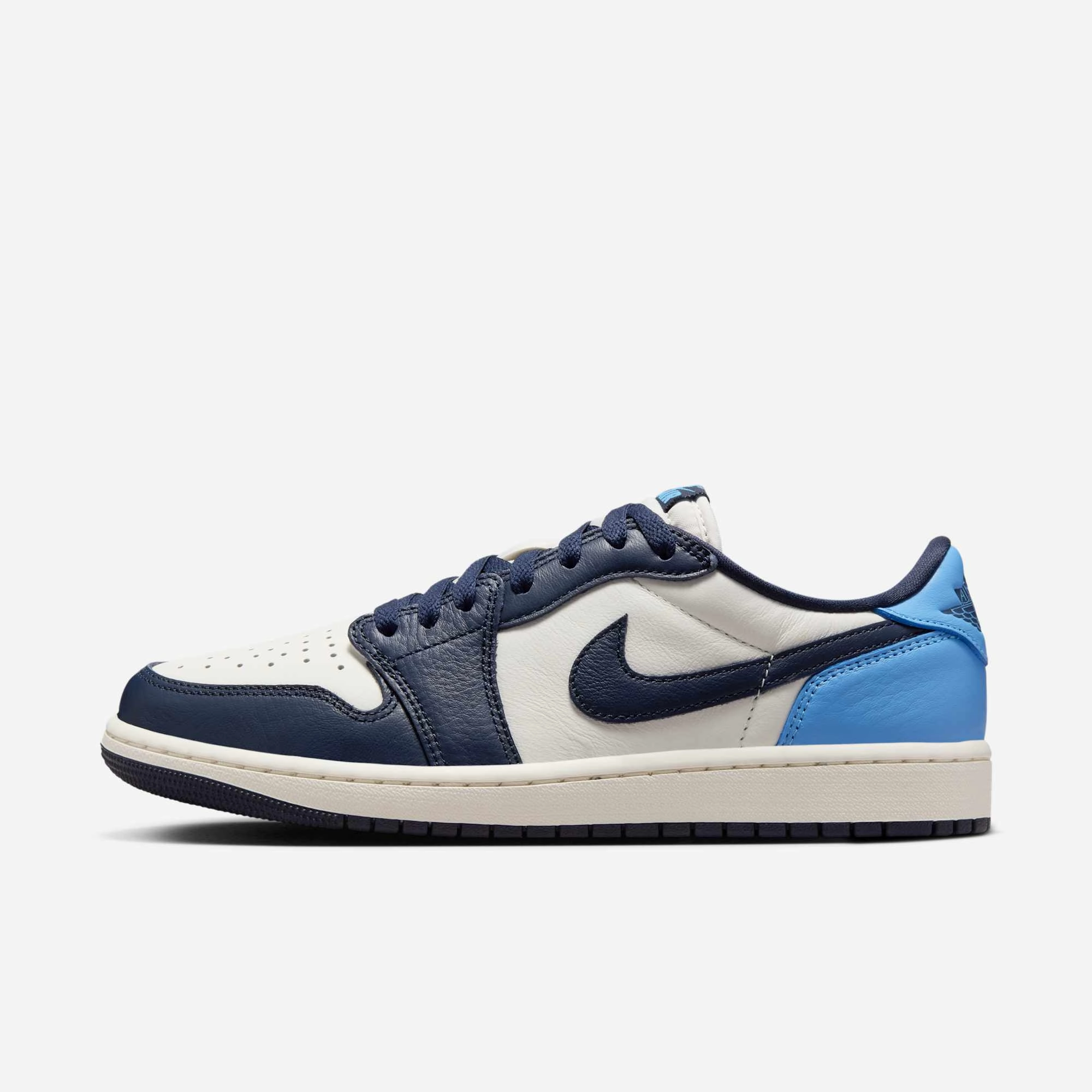(Men's) Air Jordan 1 Low Retro OG 'UNC / Obsidian' (2025) CZ0790-400 Authentic Air Jordan 1 in premium leather