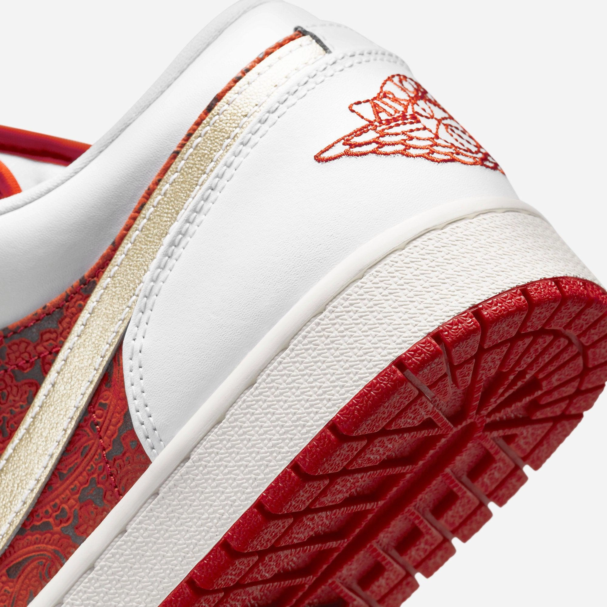 (Men's) Air Jordan 1 Low SE 'Spades' (2021) DJ5185-100 Air Jordan 1 Signature Look Sneakers