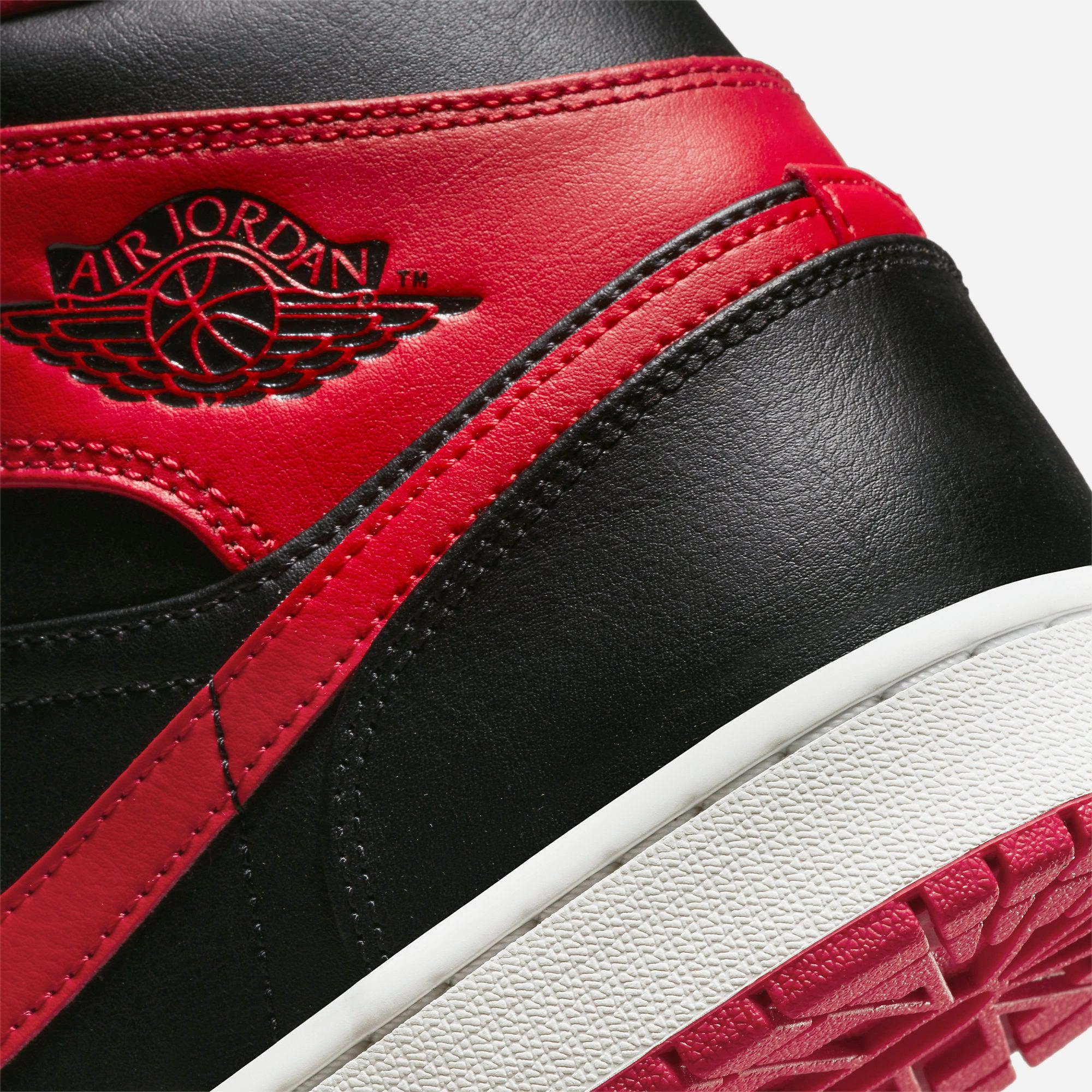 (Men's) Air Jordan 1 Mid 'Alternate Bred' (2022) DQ8426-060 Air Jordan 1 Timeless Heritage Shoes