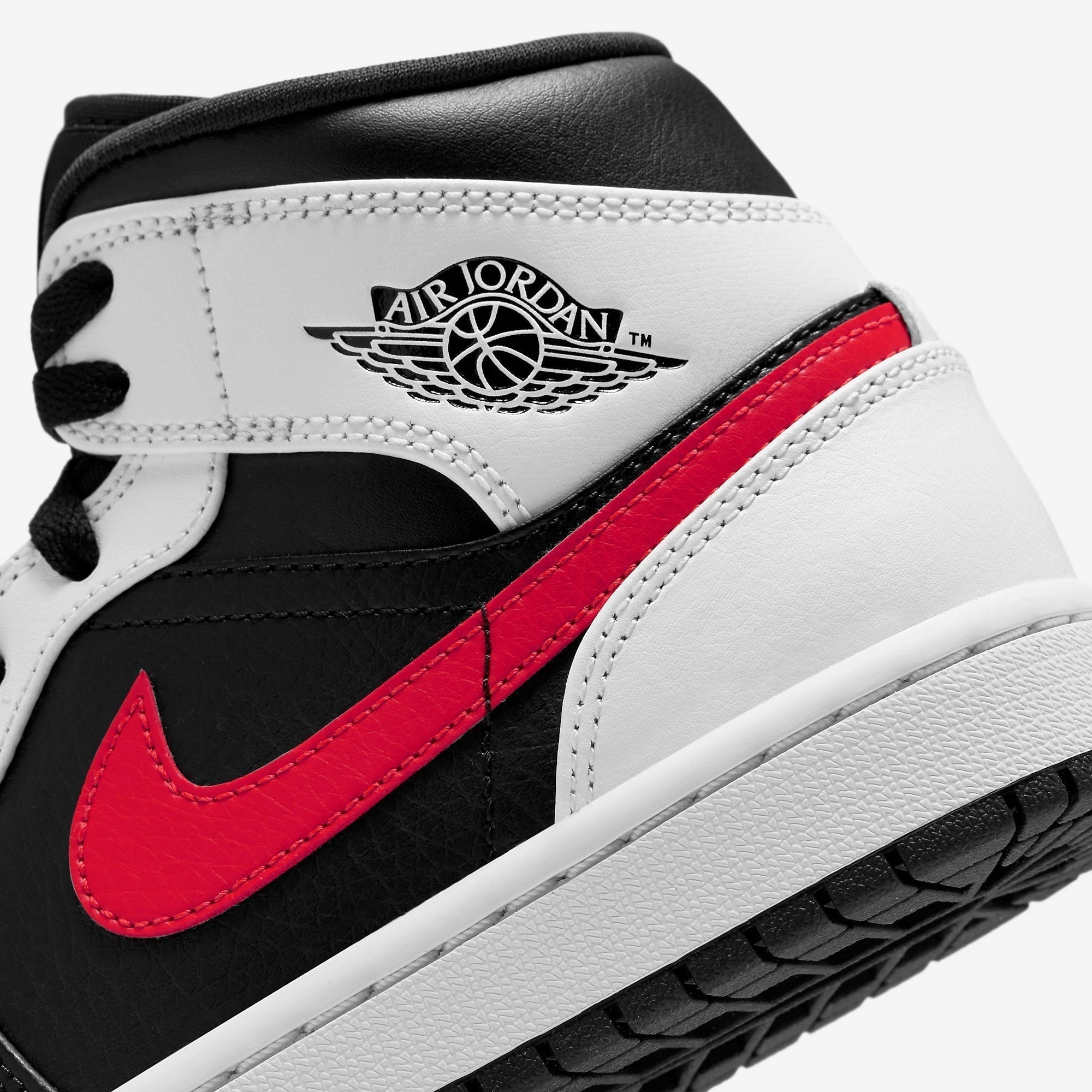 (Men's) Air Jordan 1 Mid 'Chile Red' (2021) 554724-075 Air Jordan 1 Signature Look Sneakers
