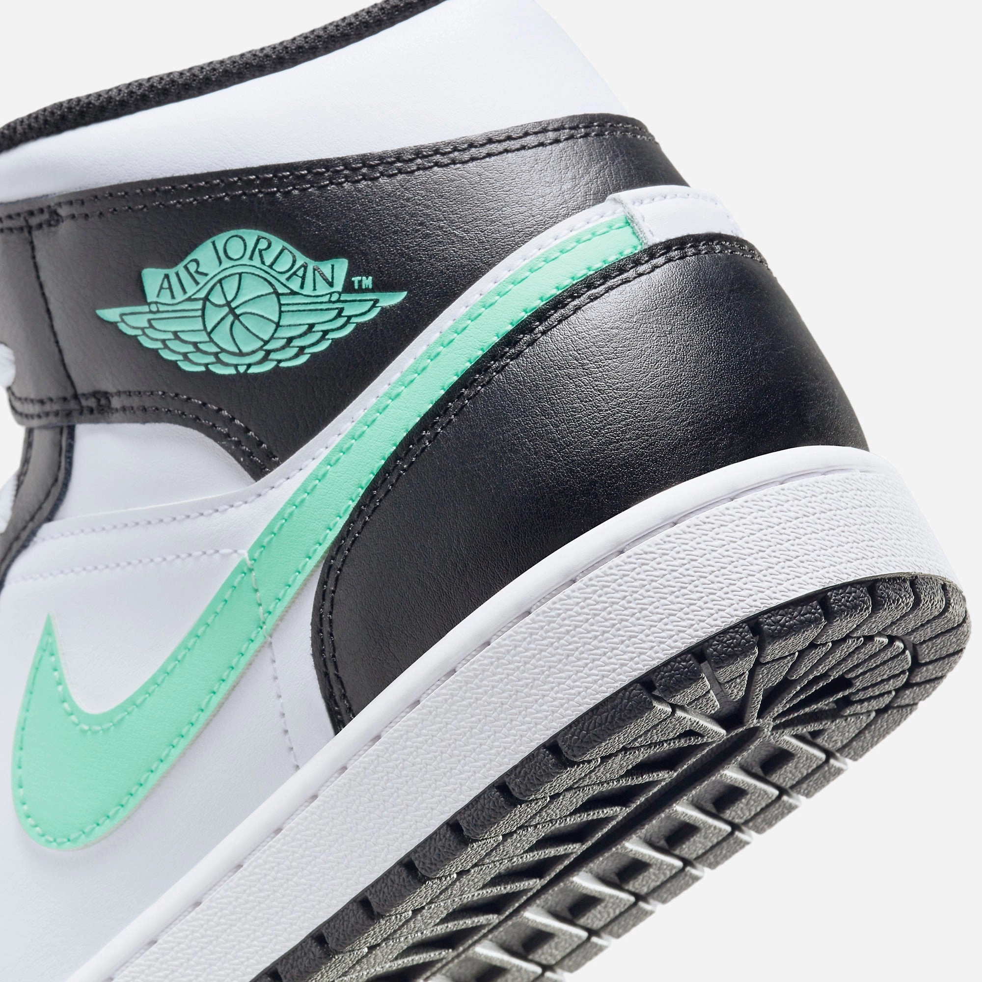 (Men's) Air Jordan 1 Mid 'Green Glow' (2024) DQ8426-103 Air Jordan 1 Original Colorway Shoes