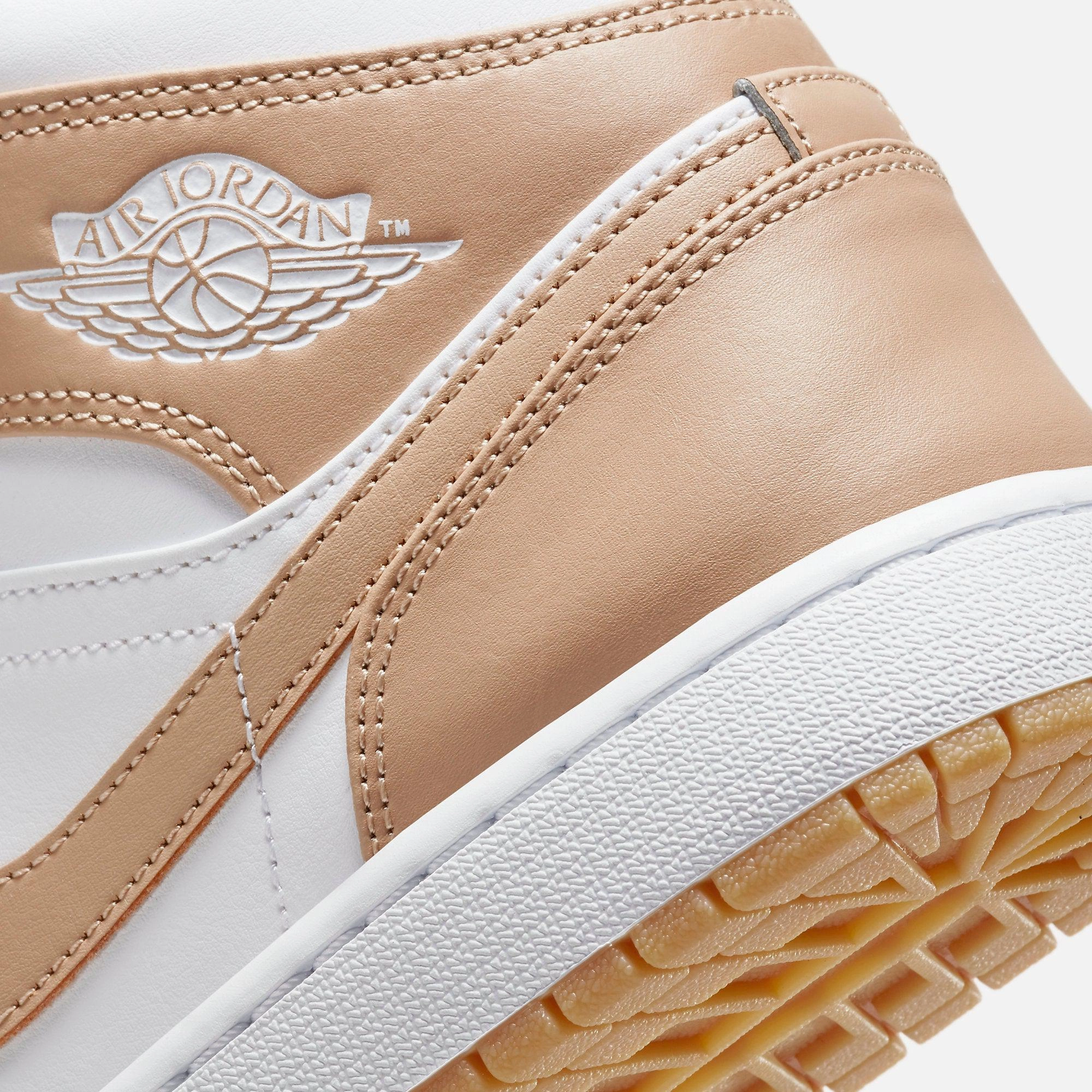 (Men's) Air Jordan 1 Mid 'Tan Gum' (2021) 554724-271 Air Jordan 1 Signature Look Sneakers