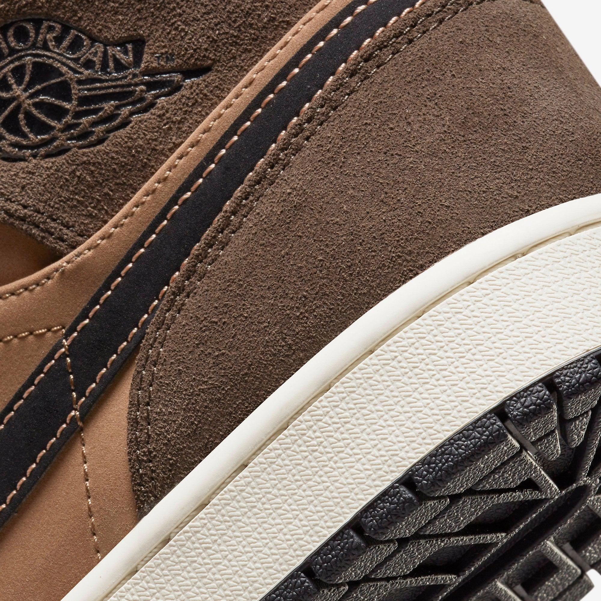 (Men's) Air Jordan 1 Mid SE 'Dark Chocolate' (2021) DC7294-200 Air Jordan 1 Signature Look Sneakers