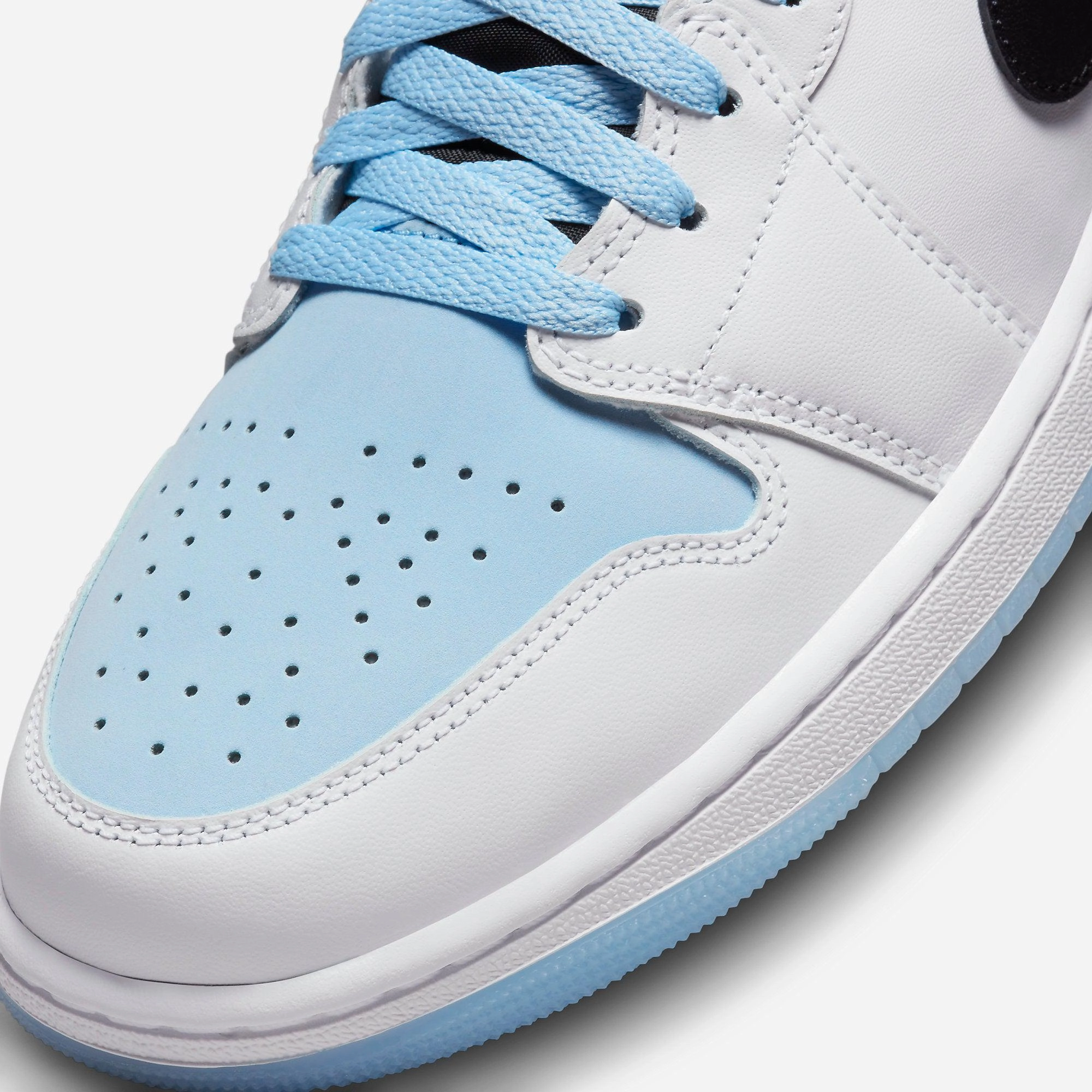 (Men's) Air Jordan 1 Mid SE 'White / Ice Blue' (2023) DV1308-104 Air Jordan 1 Timeless Heritage Shoes