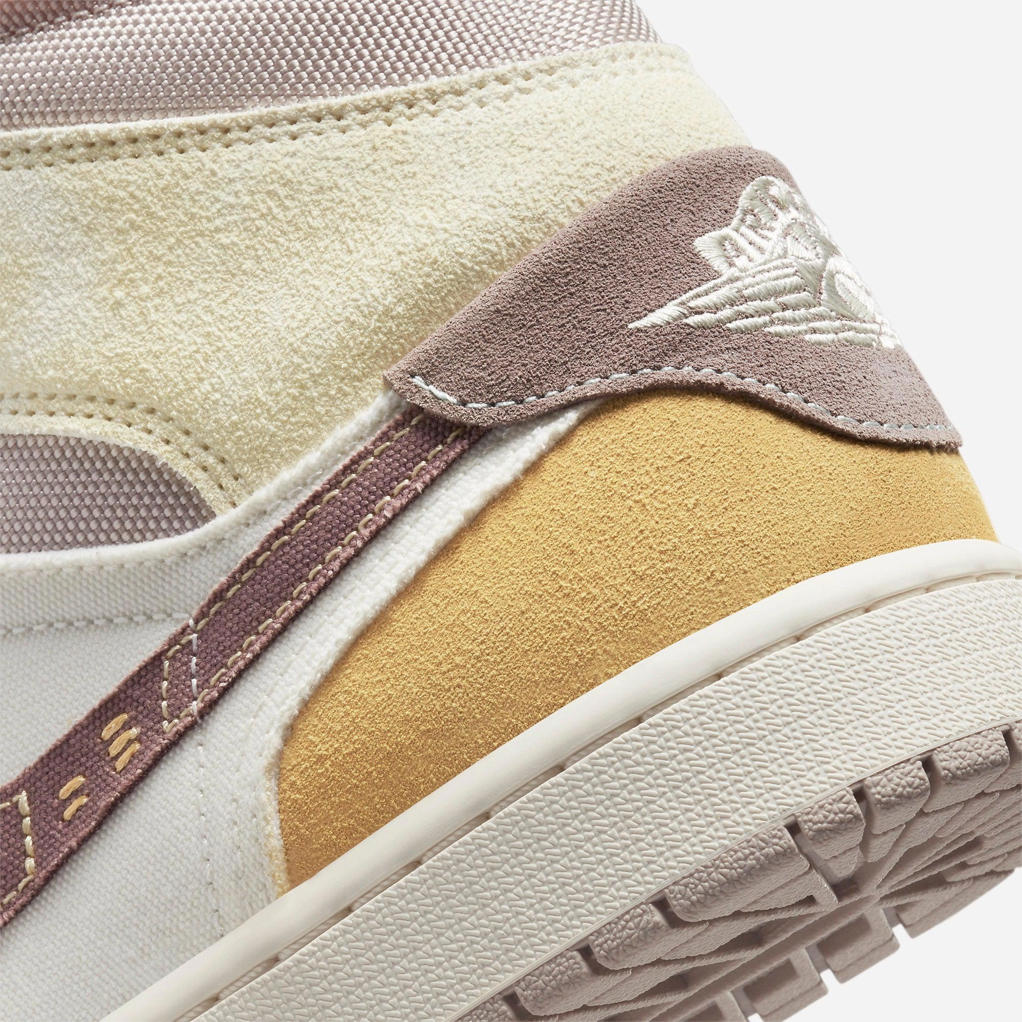 (Men's) Air Jordan 1 Mid SE Craft 'Inside Out Taupe Haze' (2023) DM9652-102 Air Jordan 1 Timeless Heritage Shoes