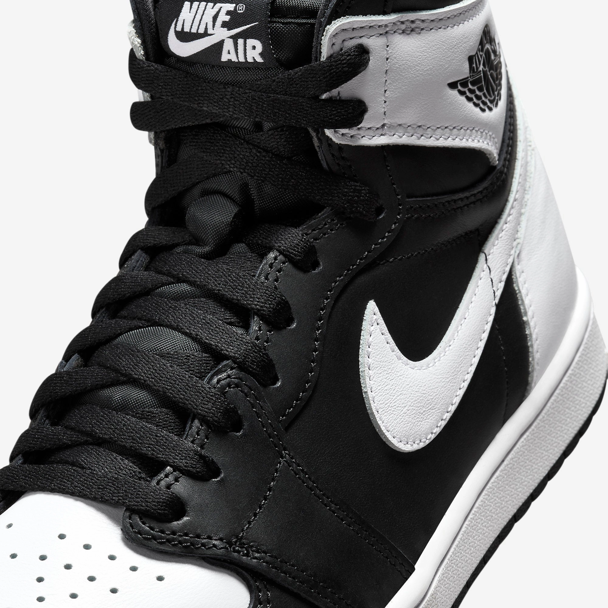(Men's) Air Jordan 1 Retro High OG 'Black / White' (2024) DZ5485-010 Air Jordan 1 Original Colorway Shoes