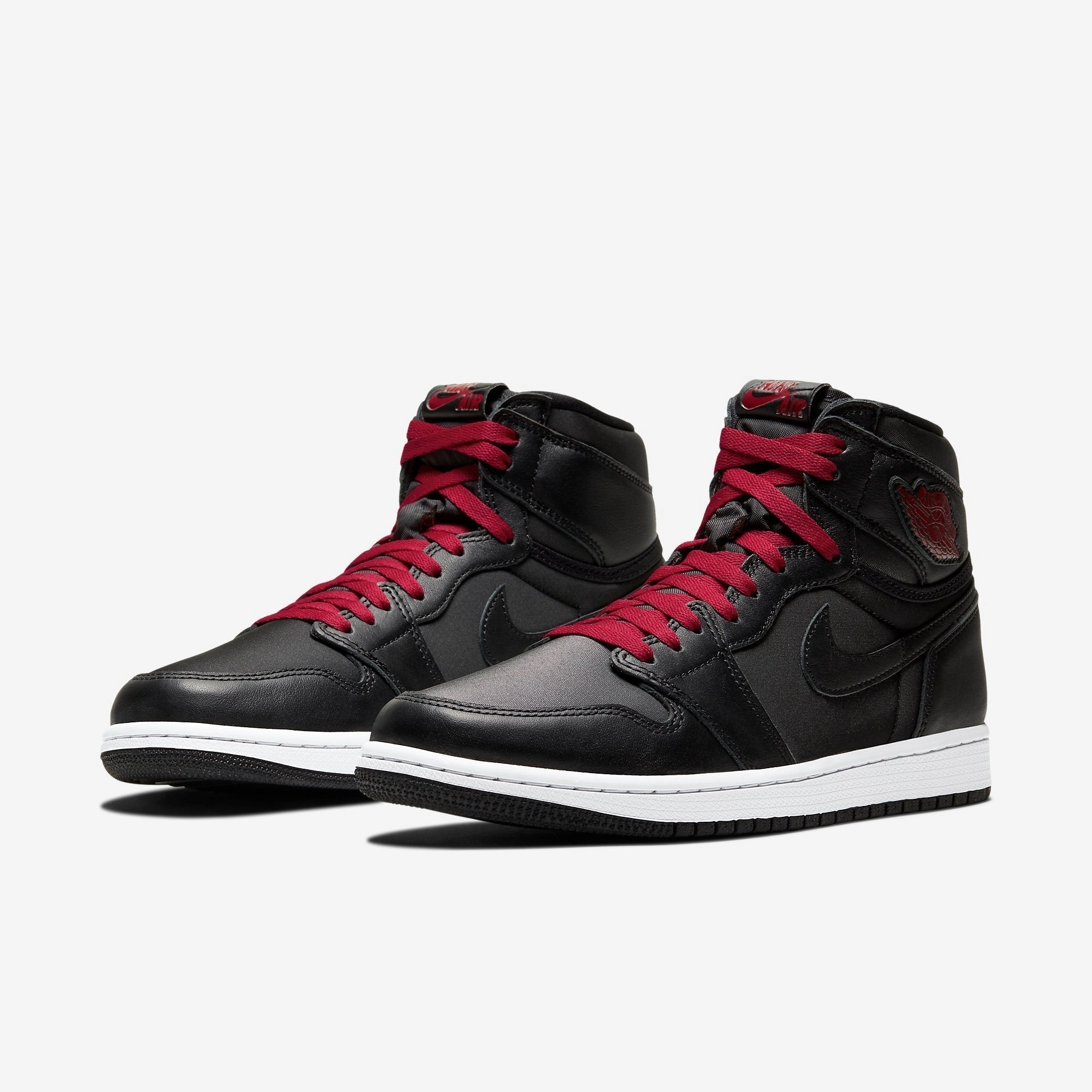 (Men's) Air Jordan 1 Retro High OG 'Black Satin' (2020) 555088-060 Air Jordan 1 Retro Court Sneakers