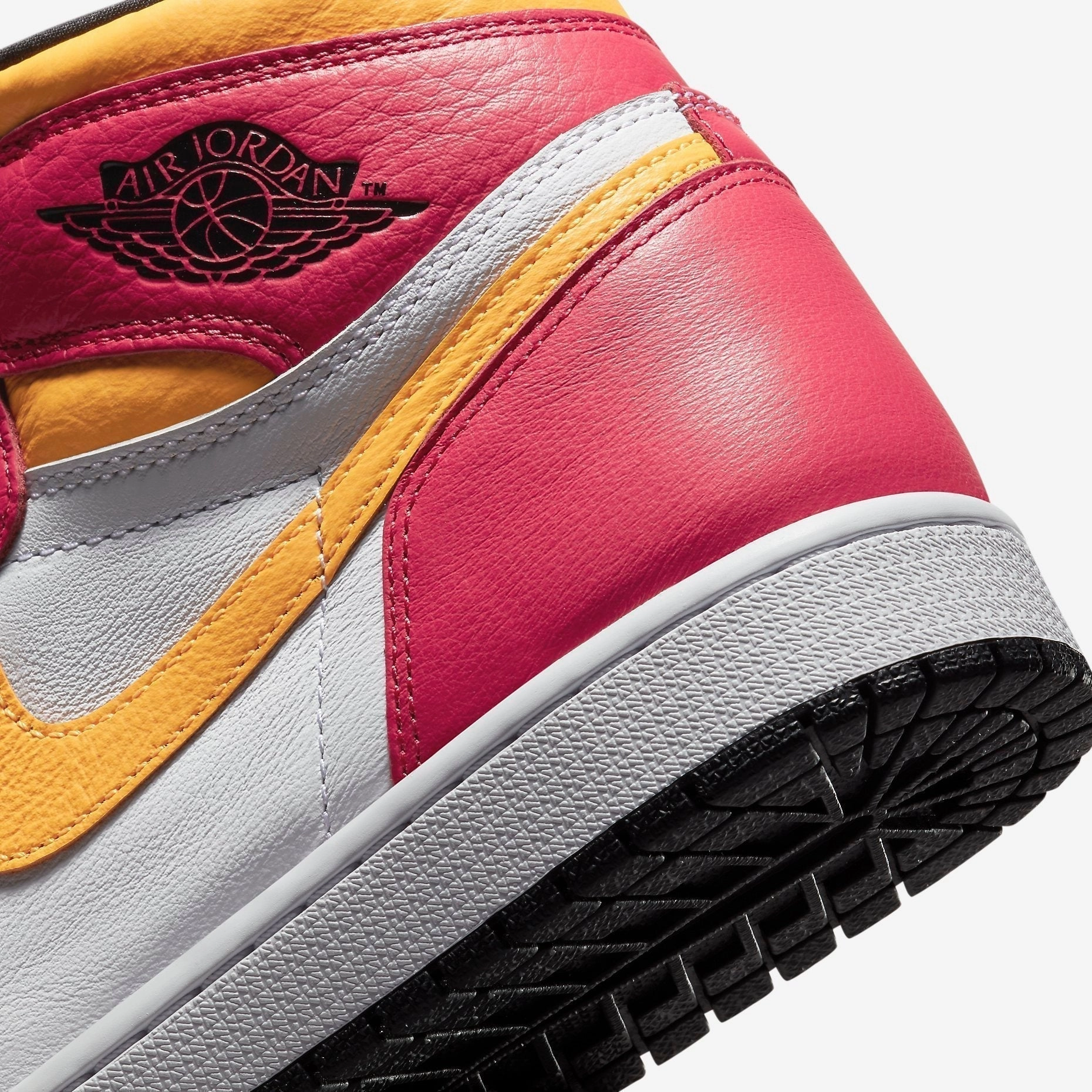 (Men's) Air Jordan 1 Retro High OG 'Light Fusion Red' (2021) 555088-603 Air Jordan 1 Original Colorway Shoes