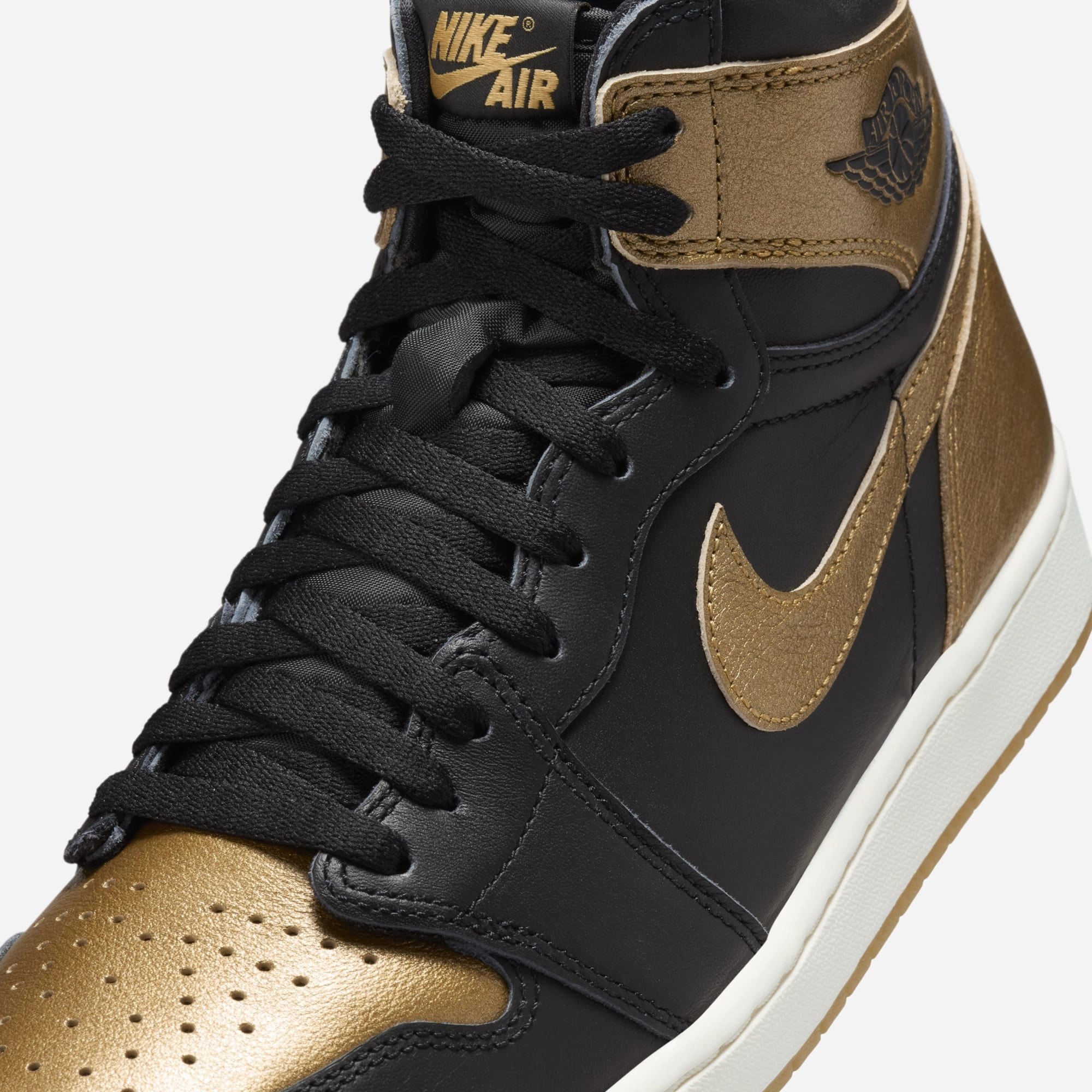 (Men's) Air Jordan 1 Retro High OG 'Metallic Gold' (2024) DZ5485-071 Air Jordan 1 Original Colorway Shoes