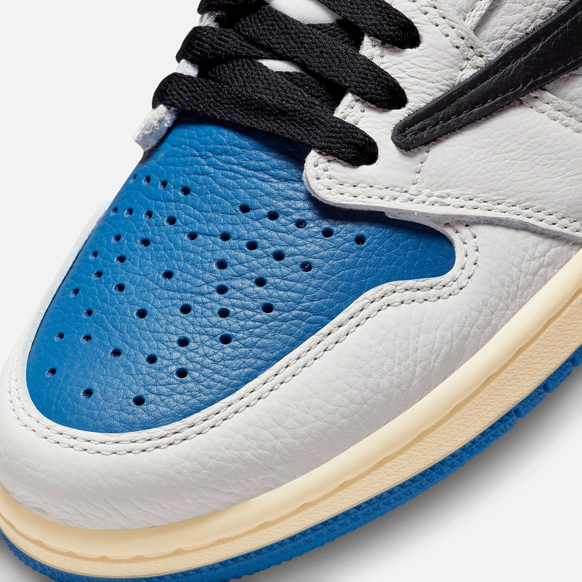 (Men's) Air Jordan 1 Retro High OG SP x Travis Scott x Fragment Design 'Military Blue' (2021) DH3227-105 Air Jordan 1 Signature Look Sneakers