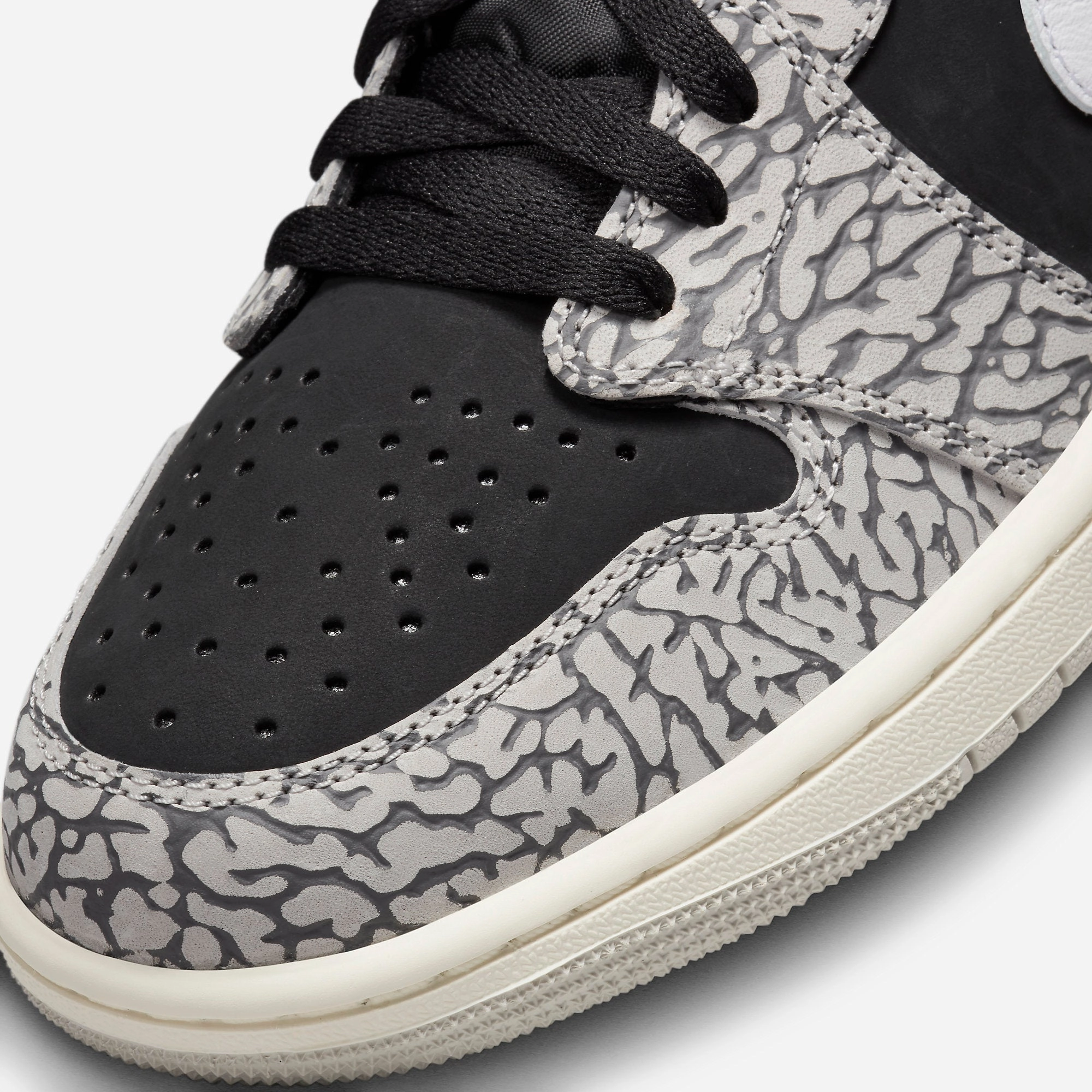 (Men's) Air Jordan 1 Retro Low OG 'Black Cement' (2023) CZ0790-001 Air Jordan 1 Timeless Heritage Shoes