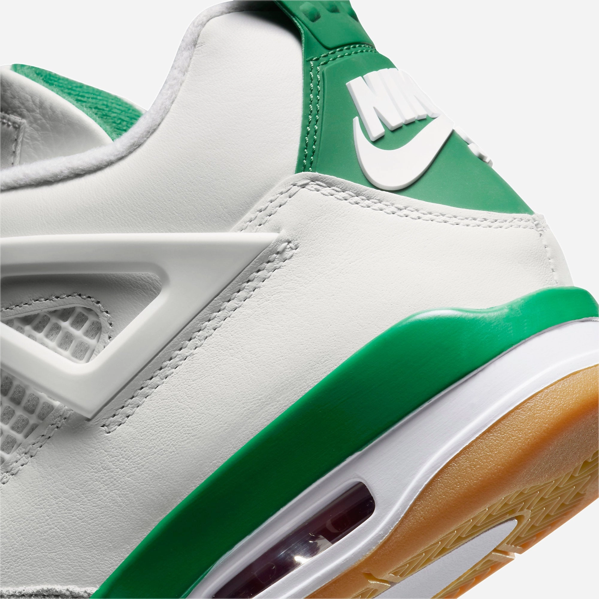 (Men's) Air Jordan 4 Retro SP x Nike SB 'Pine Green' (2023) DR5415-103 Air Jordan 4 Visible Air Unit Sneakers