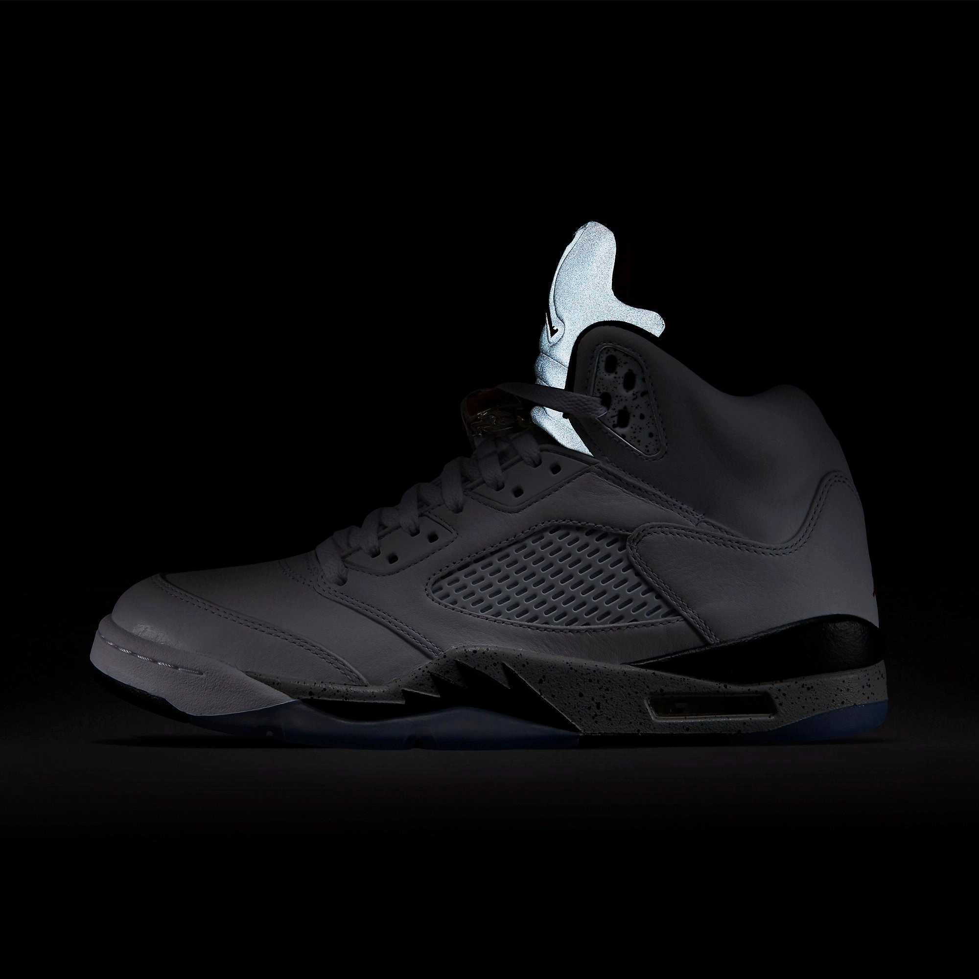 (Men's) Air Jordan 5 Retro 'White Cement' (2017) 136027-104 Air Jordan 5 Mesh Panel Basketball Shoes
