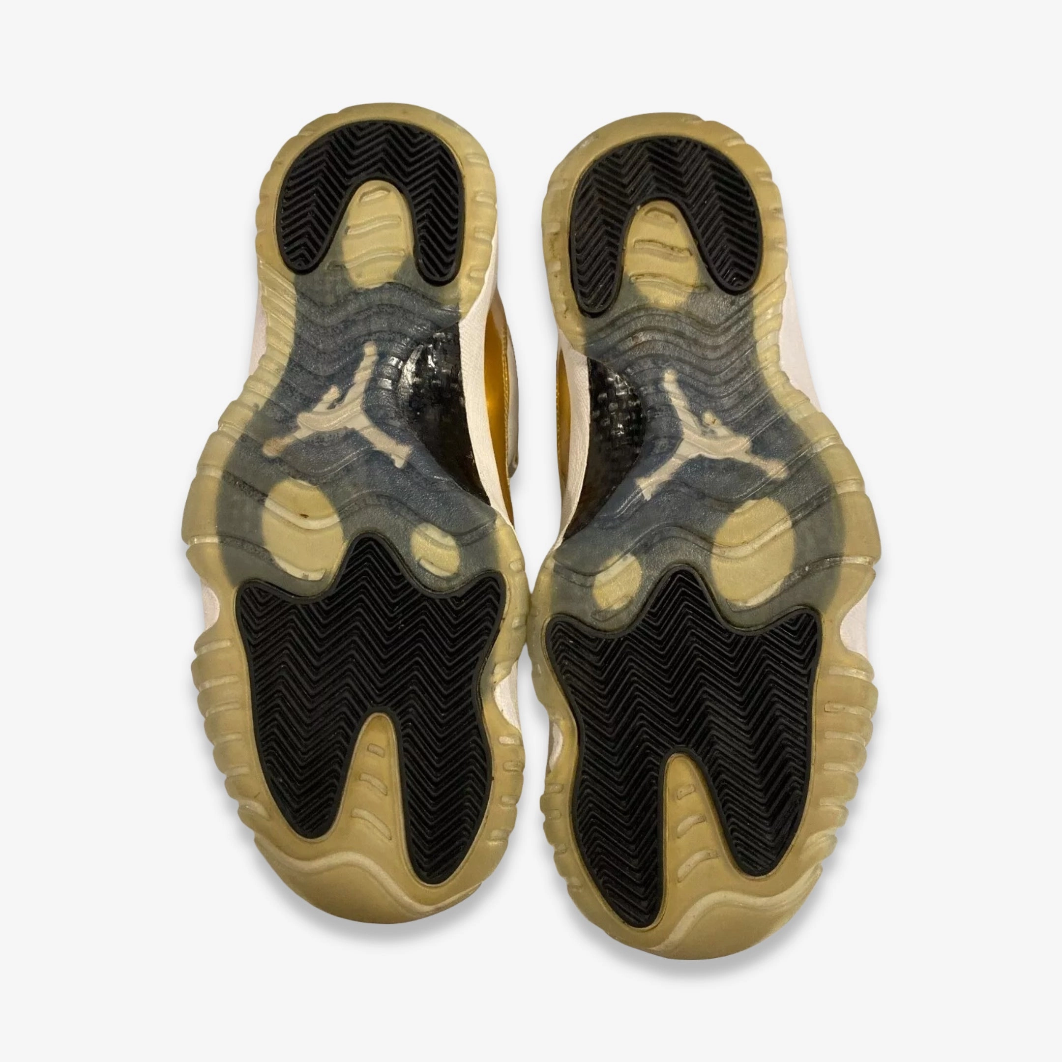 [PRE-LOVED: Size 8.5M / 10W] (Men's) Air Jordan 11 Retro Low 'Closing Ceremony' (2016) 528895-103 Air Jordan 11 Patent Basketball Shoes
