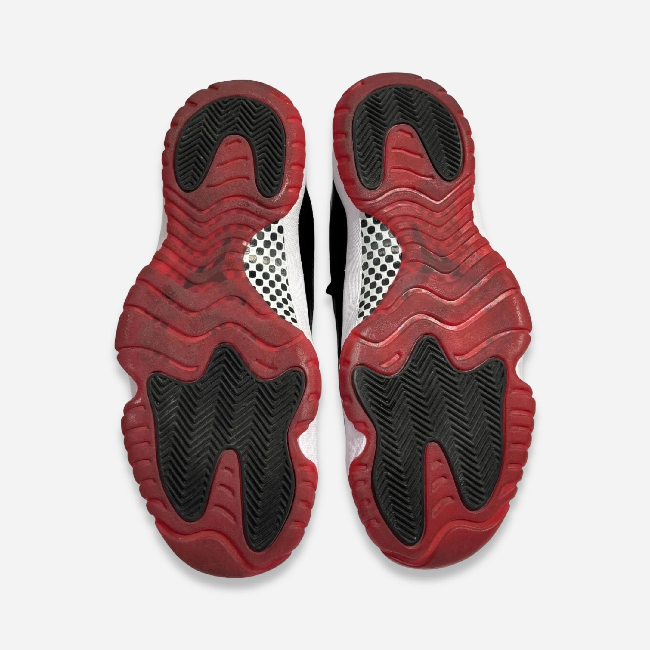 [PRE-LOVED: Size 9M / 10.5W] (Men's) Air Jordan 11 Retro 'Playoffs / Bred' (2019) 378037-061 Air Jordan 11 Patent Basketball Shoes