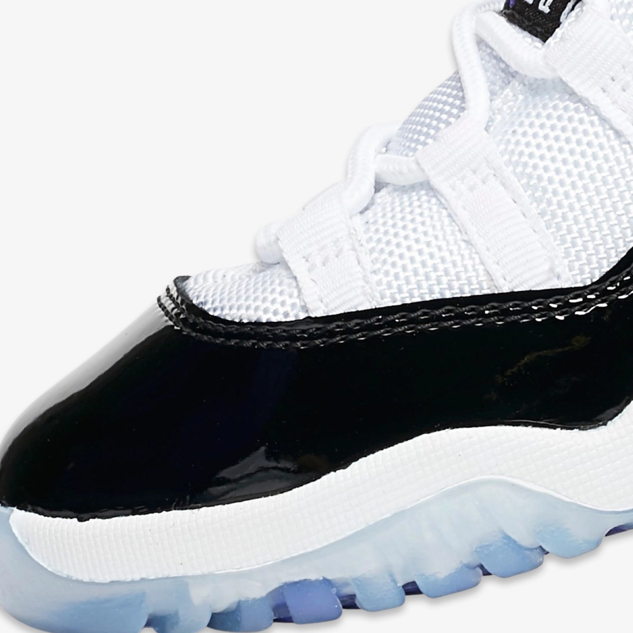 (PS) Air Jordan 11 Retro 'Concord' (2018) 378039-100 Air Jordan 11 Patent Basketball Shoes