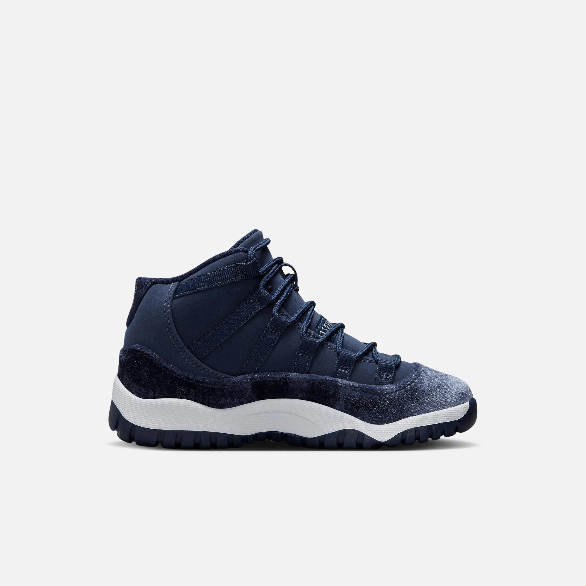 (PS) Air Jordan 11 Retro 'Midnight Navy Velvet' (2022) DO3857-441 Air Jordan 11 Patent Basketball Shoes