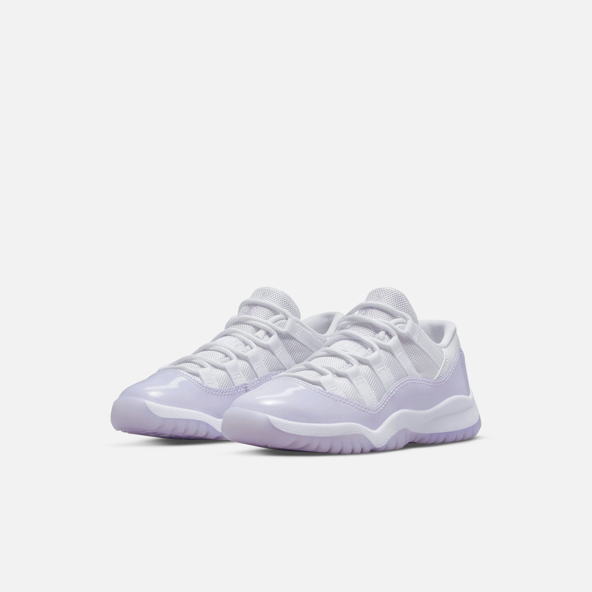 (PS) Air Jordan 11 Retro Low 'Pure Violet' (2022) 580522-101 Air Jordan 11 Patent Basketball Shoes