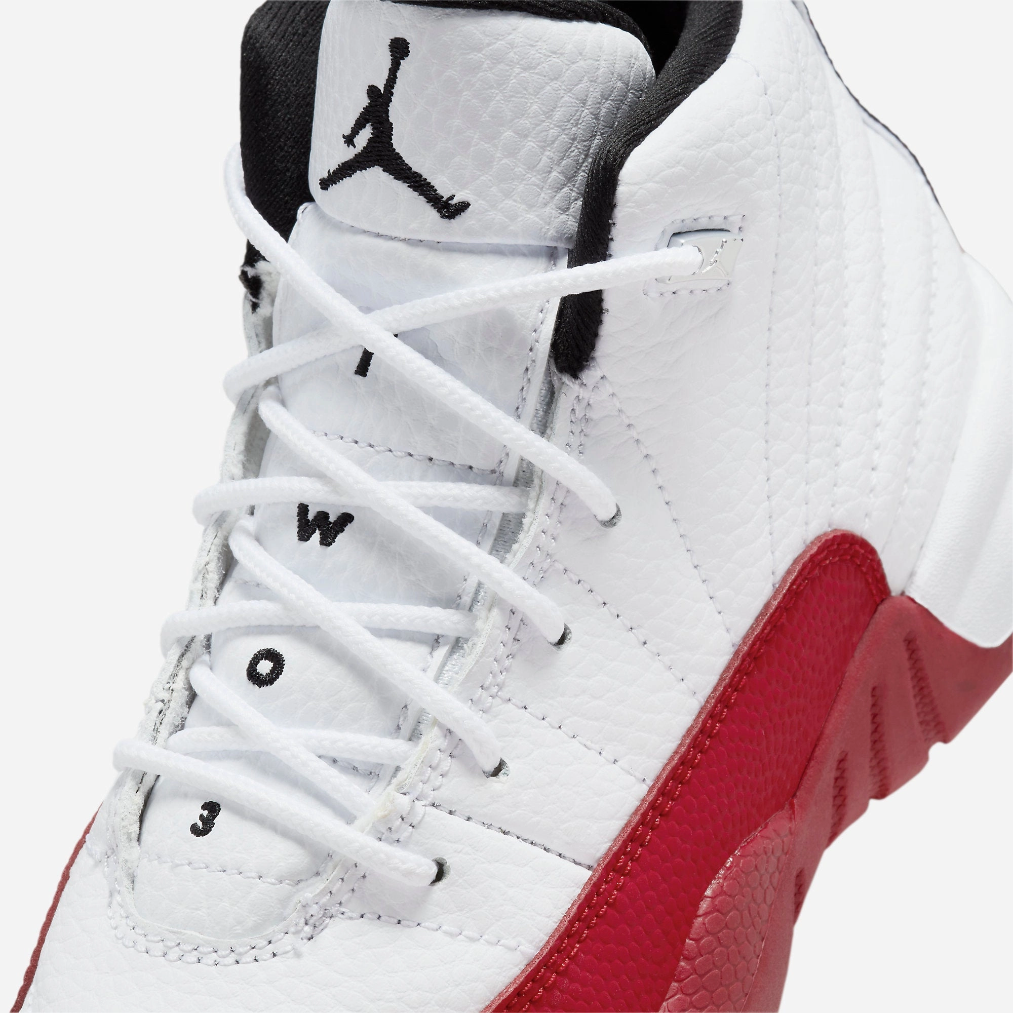 (PS) Air Jordan 12 Retro 'Cherry / Varsity Red' (2023) 151186-116 Air Jordan 12 Game-Ready Sneakers