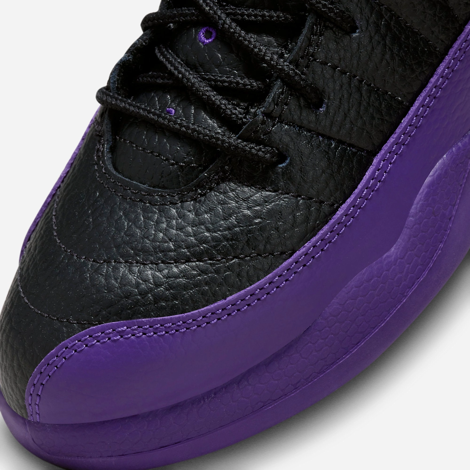 (PS) Air Jordan 12 Retro 'Field Purple' (2023) 151186-057 Air Jordan 12 Game-Ready Sneakers