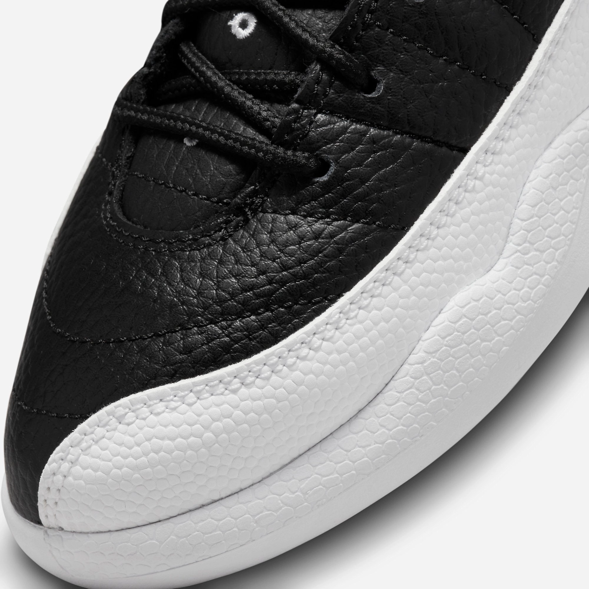 (PS) Air Jordan 12 Retro 'Playoffs' (2022) 151186-006 Air Jordan 12 Game-Ready Sneakers