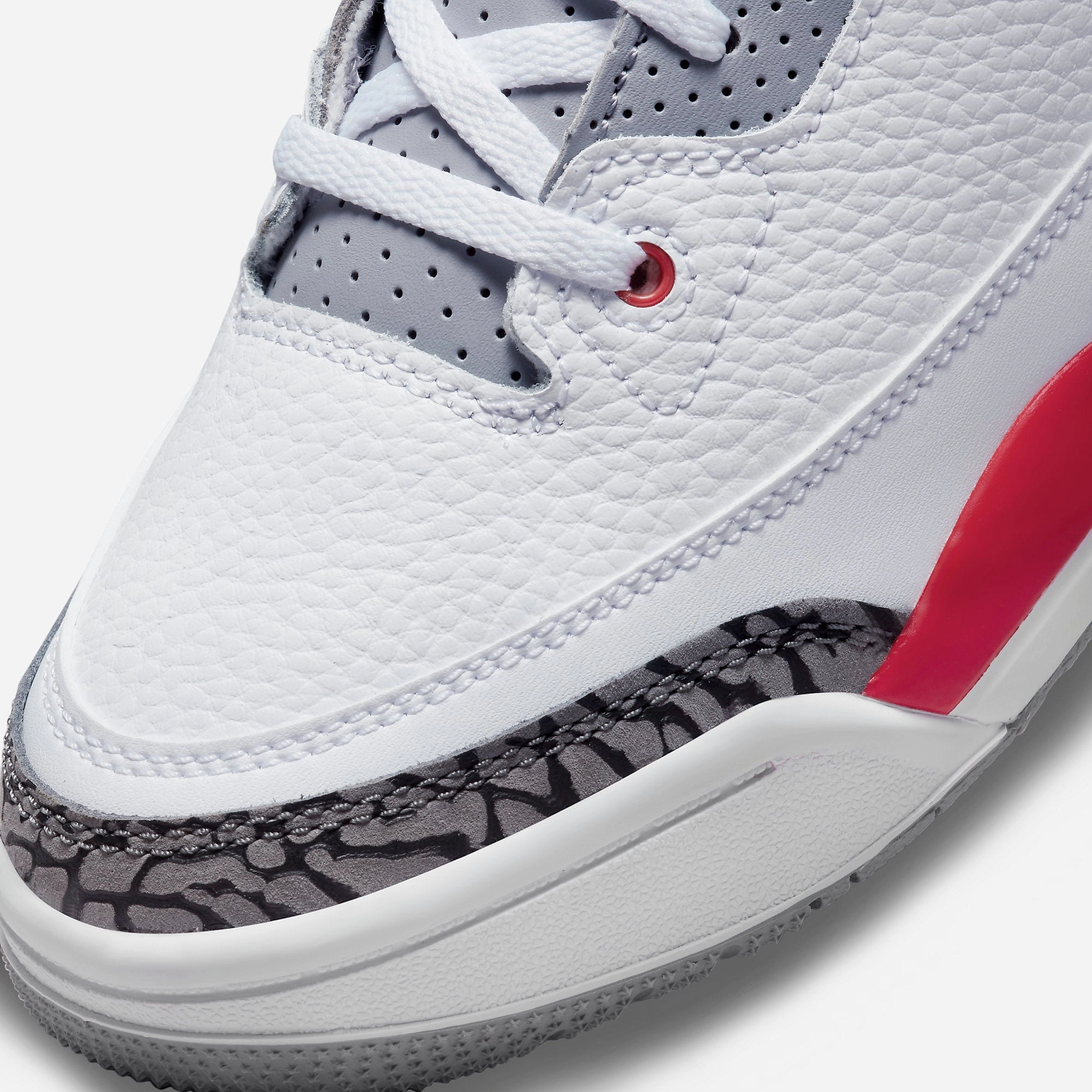 (PS) Air Jordan 3 Retro 'Fire Red' (2022) DN0966-160 Air Jordan 3 Retro Throwback Sneakers