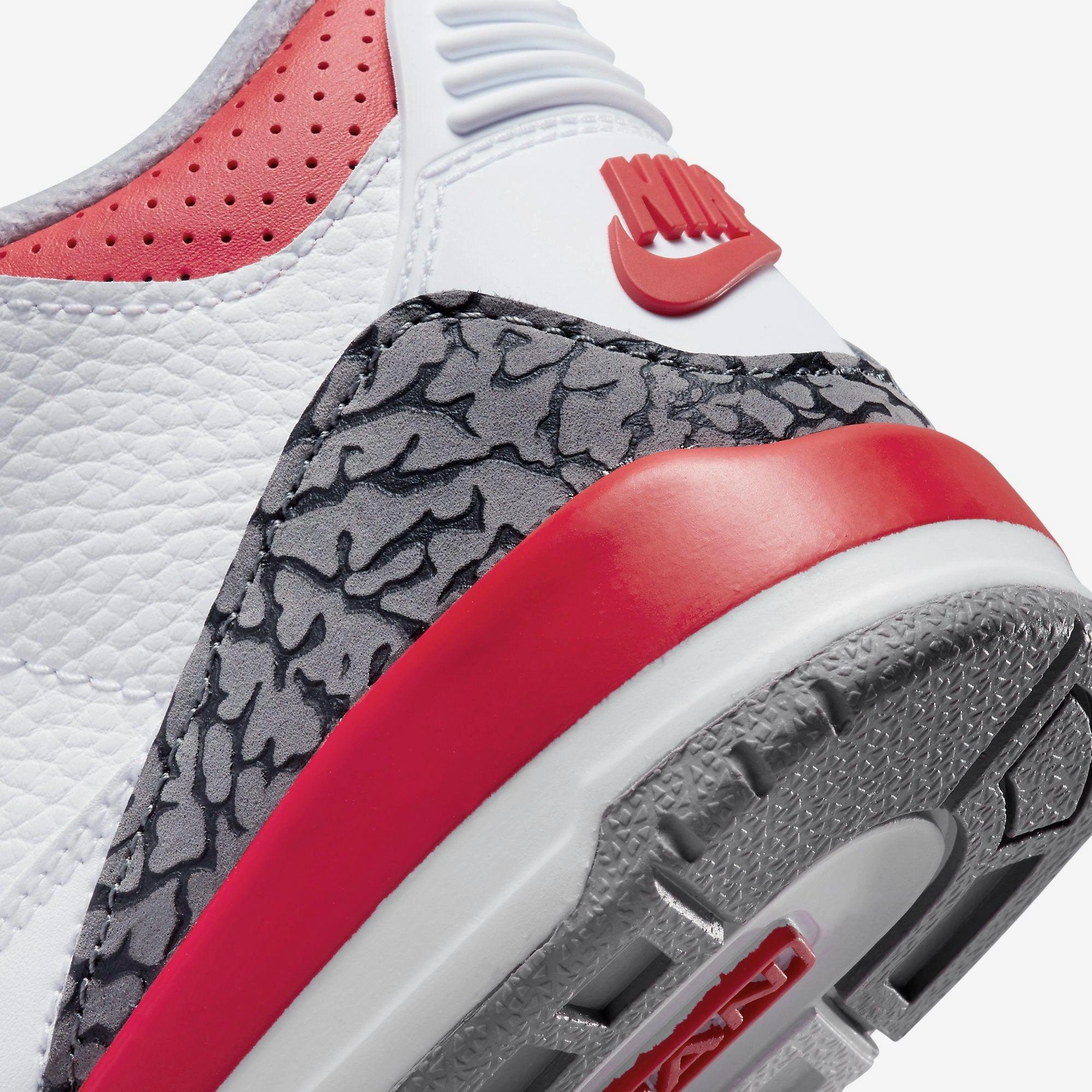 (PS) Air Jordan 3 Retro 'Fire Red' (2022) DN0966-160 Air Jordan 3 Retro Throwback Sneakers