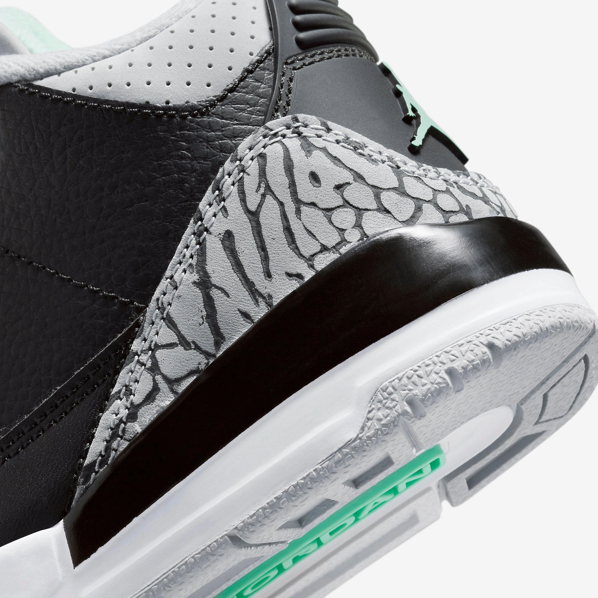(PS) Air Jordan 3 Retro 'Green Glow' (2024) DM0966-031 Air Jordan 3 Retro Throwback Sneakers