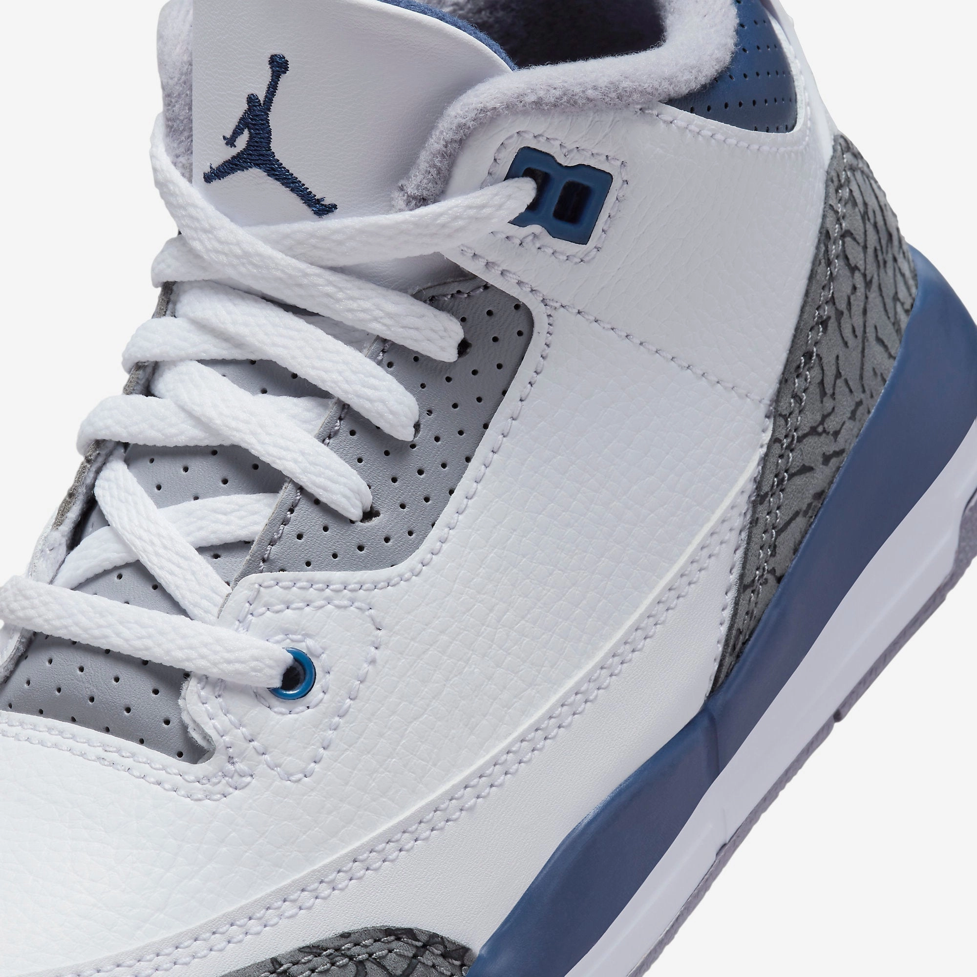(PS) Air Jordan 3 Retro 'Midnight Navy' (2023) DM0966-140 Air Jordan 3 Retro Throwback Sneakers