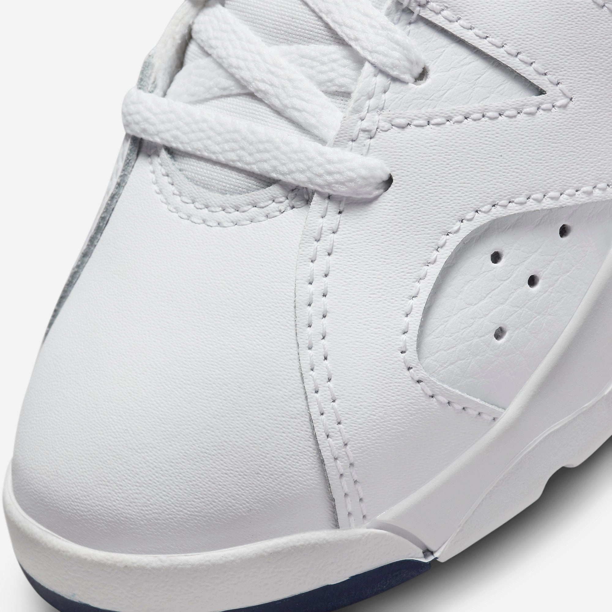 (PS) Air Jordan 6 Retro 'Midnight Navy' (2022) 384666-141 Air Jordan 6 Classic High-Top Sneakers