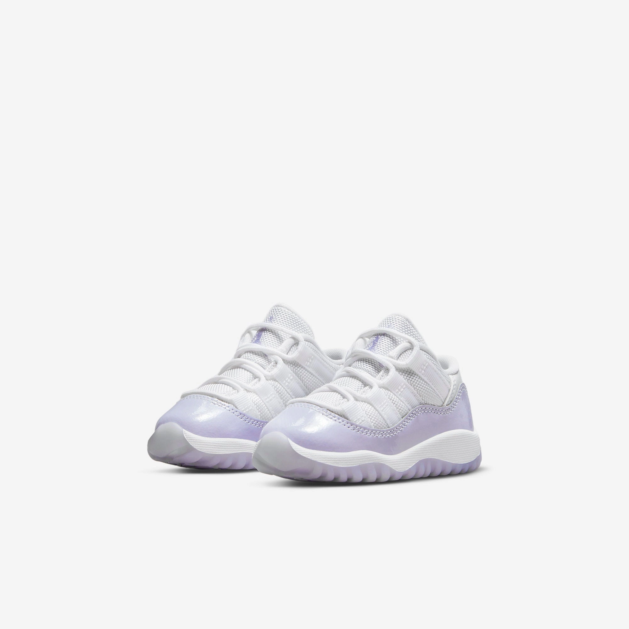 (TD) Air Jordan 11 Retro Low 'Pure Violet' (2022) 645107-101 Air Jordan 11 Patent Basketball Shoes