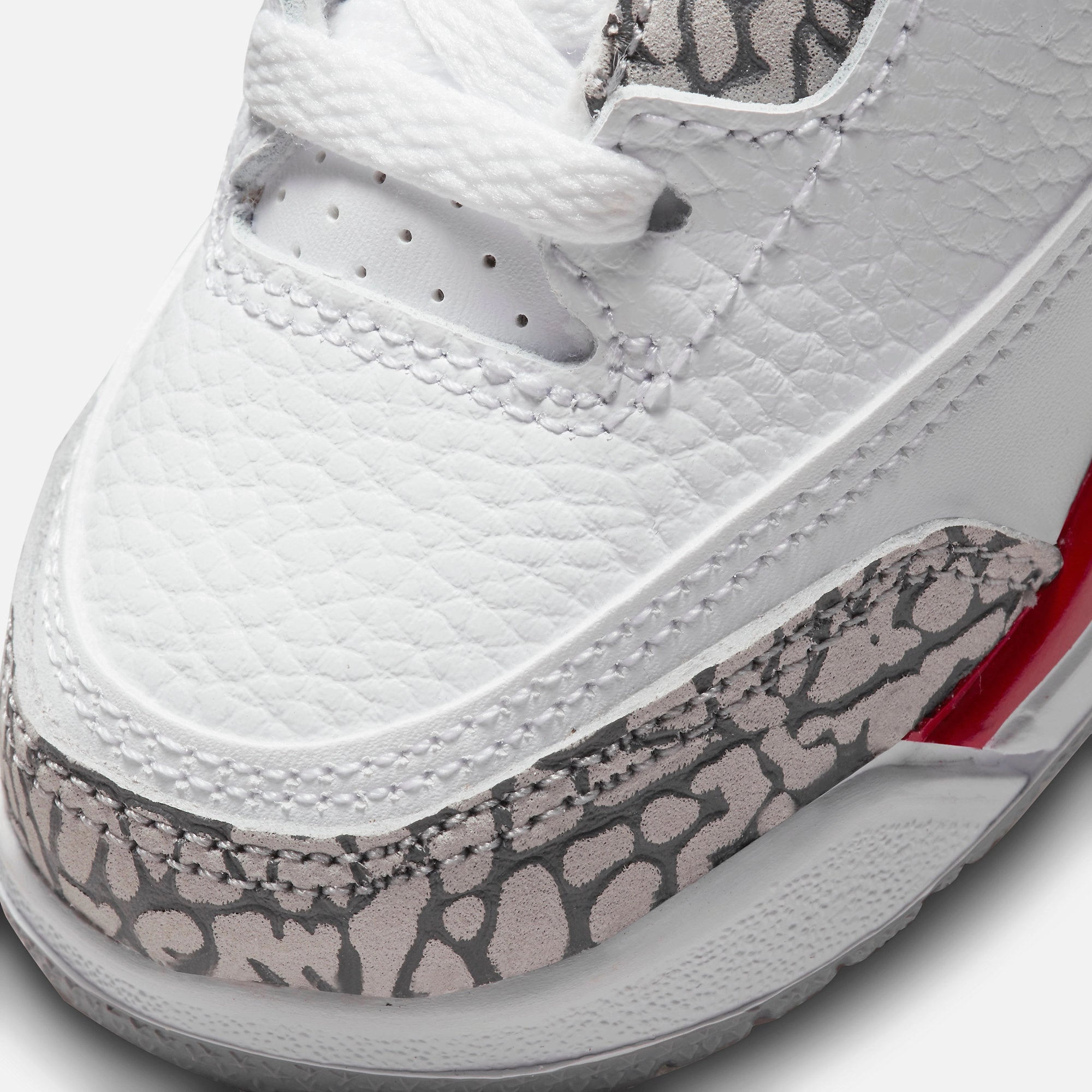 (TD) Air Jordan 3 Retro 'Cardinal' (2022) 832033-126 Air Jordan 3 Retro Throwback Sneakers