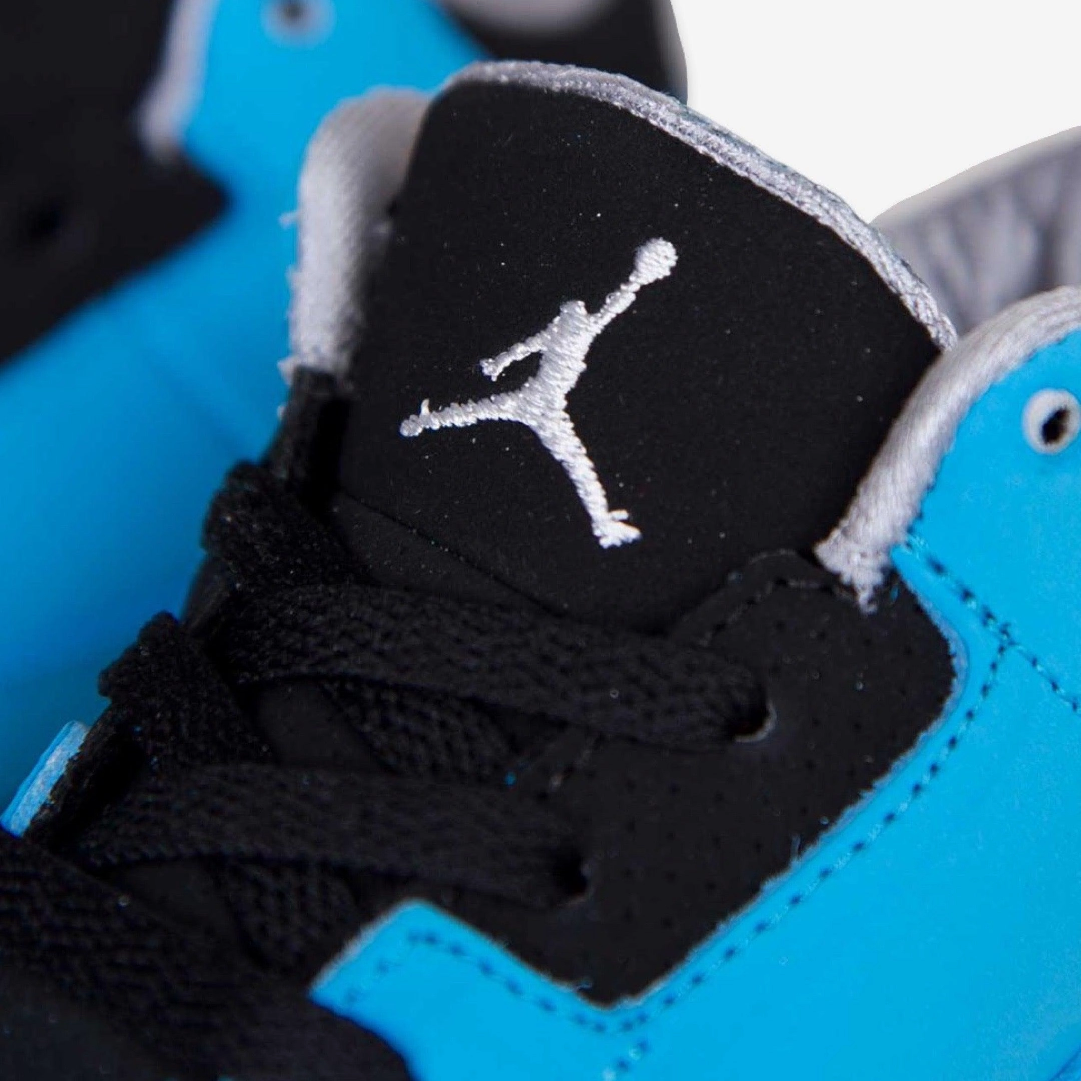 (TD) Air Jordan 3 Retro 'Dark Powder Blue' (2014) 832033-406 Air Jordan 3 Retro Throwback Sneakers