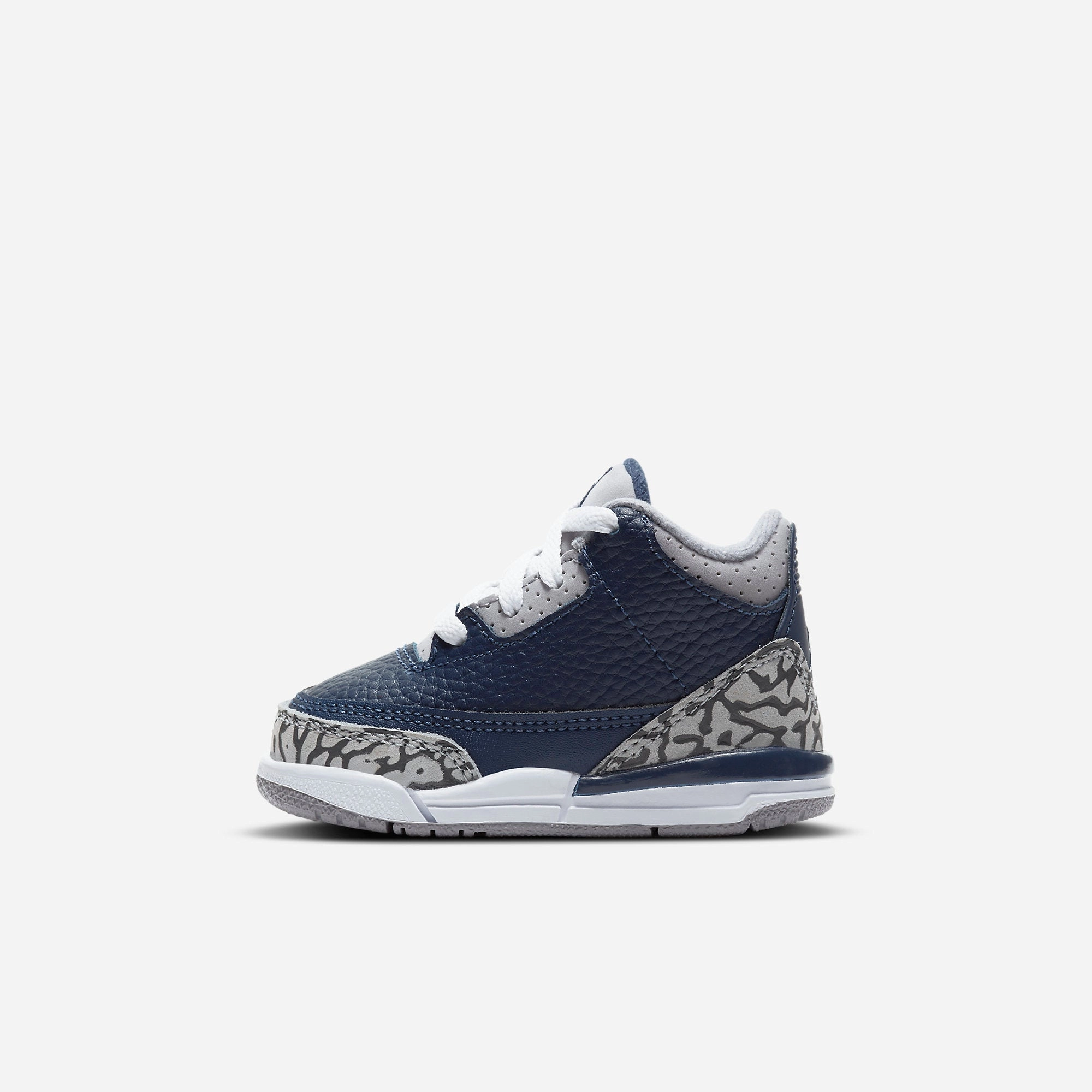 (TD) Air Jordan 3 Retro 'Georgetown Hoyas / Midnight Navy' (2021) 832033-401 Air Jordan 3 retro sneakers with throwback vibe