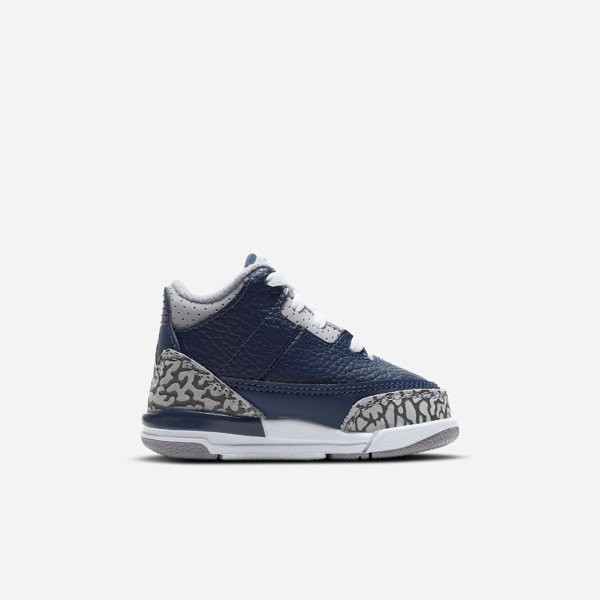 (TD) Air Jordan 3 Retro 'Georgetown Hoyas / Midnight Navy' (2021) 832033-401 Air Jordan 3 Retro Throwback Sneakers