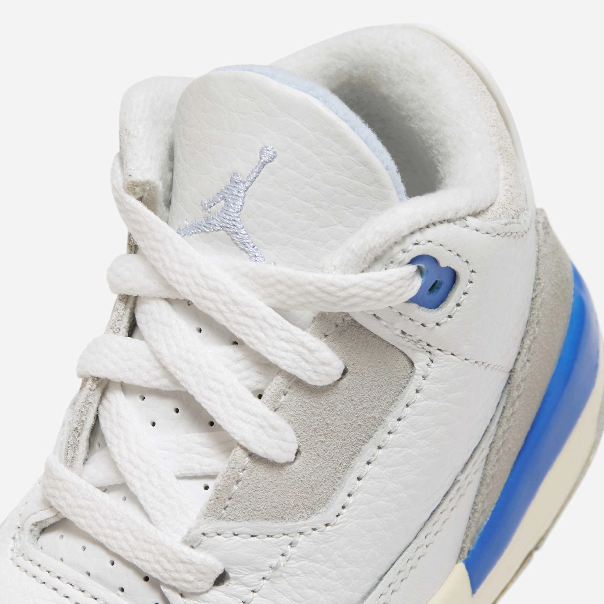 (TD) Air Jordan 3 Retro 'Lucky Shorts / Hydrogen Blue' (2025) DM0968-101 Air Jordan 3 Retro Throwback Sneakers