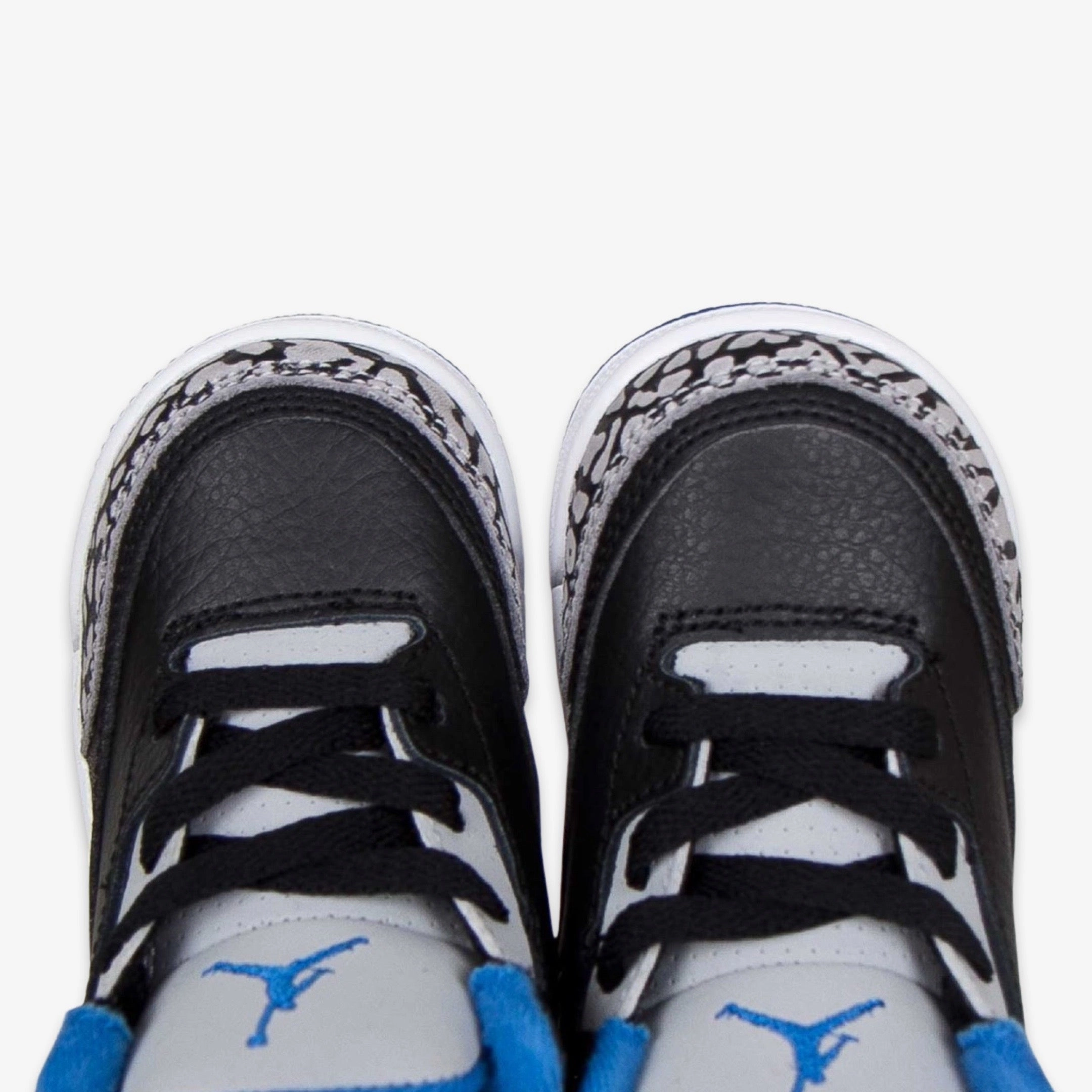 (TD) Air Jordan 3 Retro 'Sport Blue' (2014) 832033-007 Air Jordan 3 Retro Throwback Sneakers