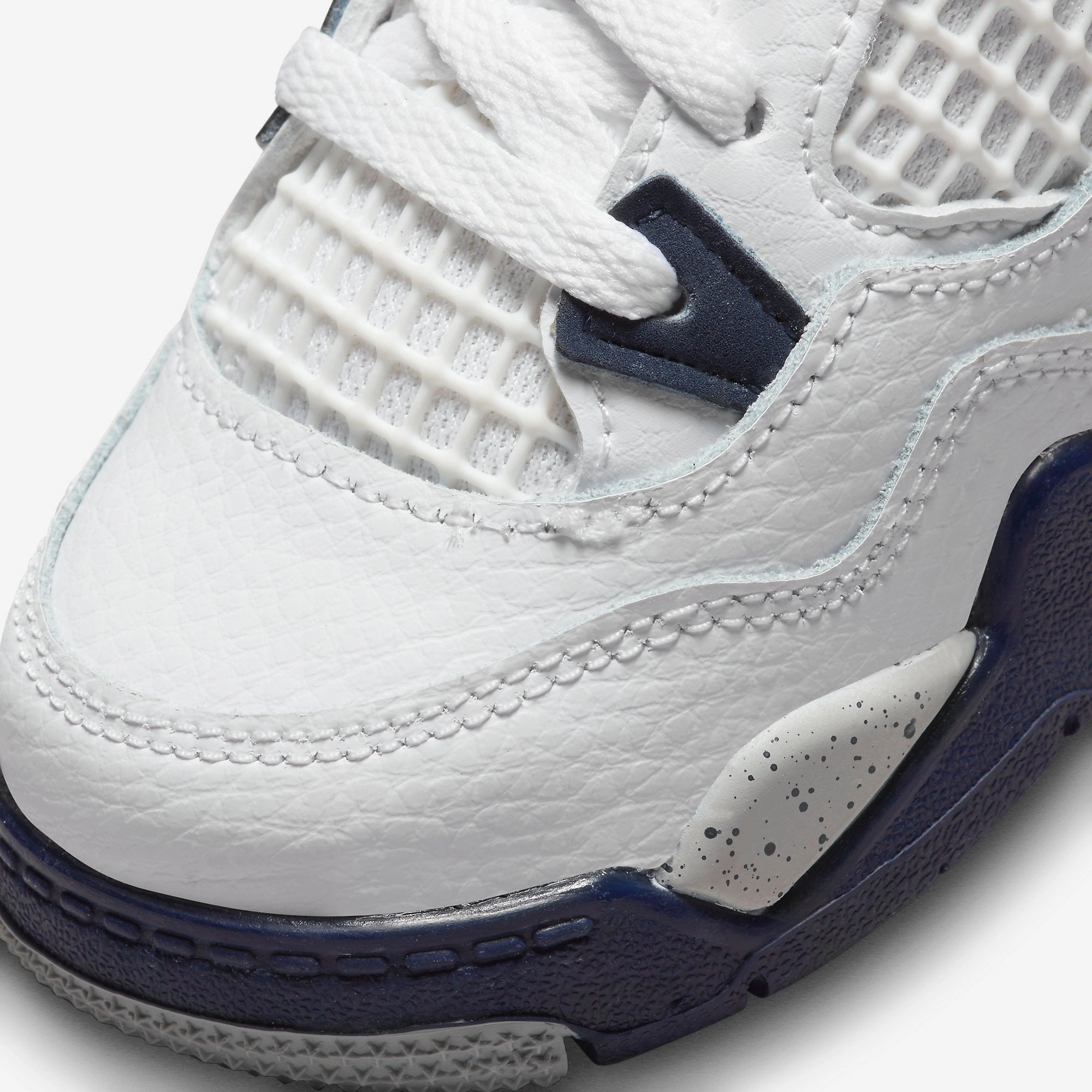 (TD) Air Jordan 4 Retro 'Midnight Navy' (2022) BQ7670-140 Air Jordan 4 Visible Air Unit Sneakers