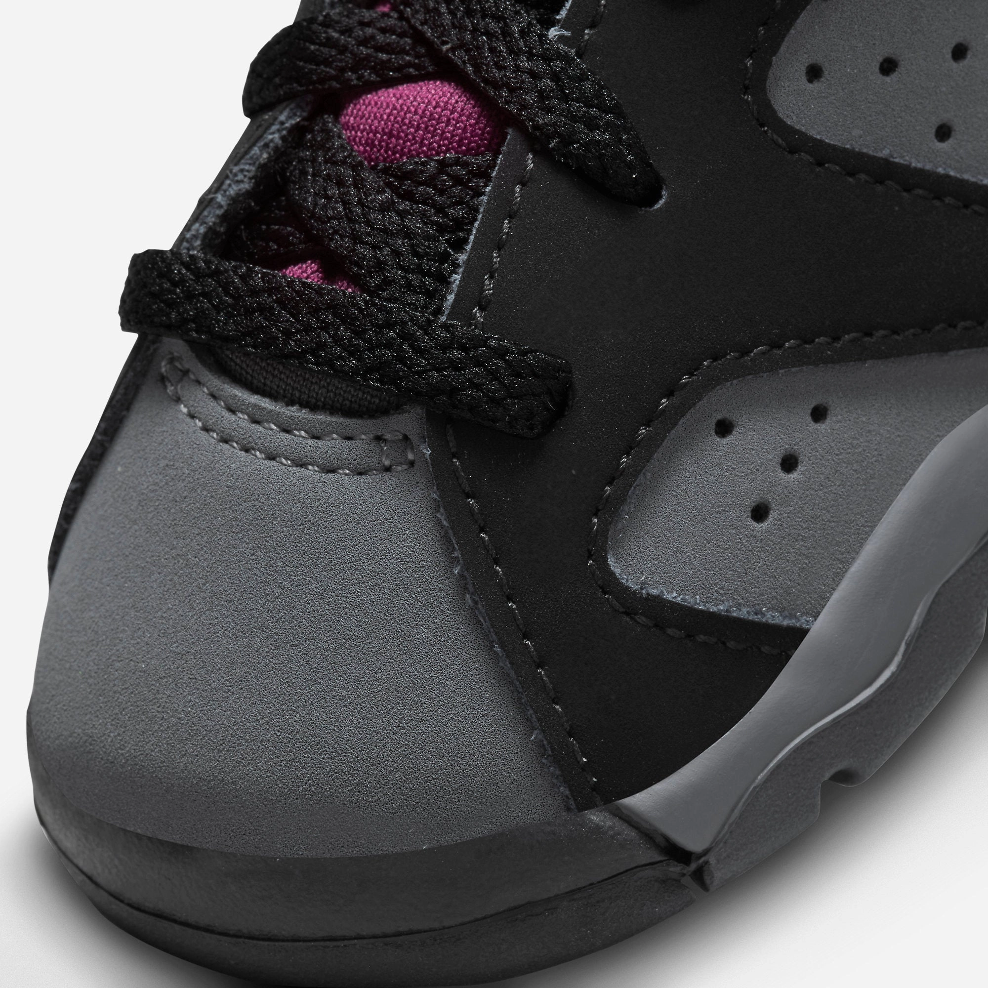 (TD) Air Jordan 6 Retro 'Bordeaux' (2021) 384667-063 Air Jordan 6 Classic High-Top Sneakers